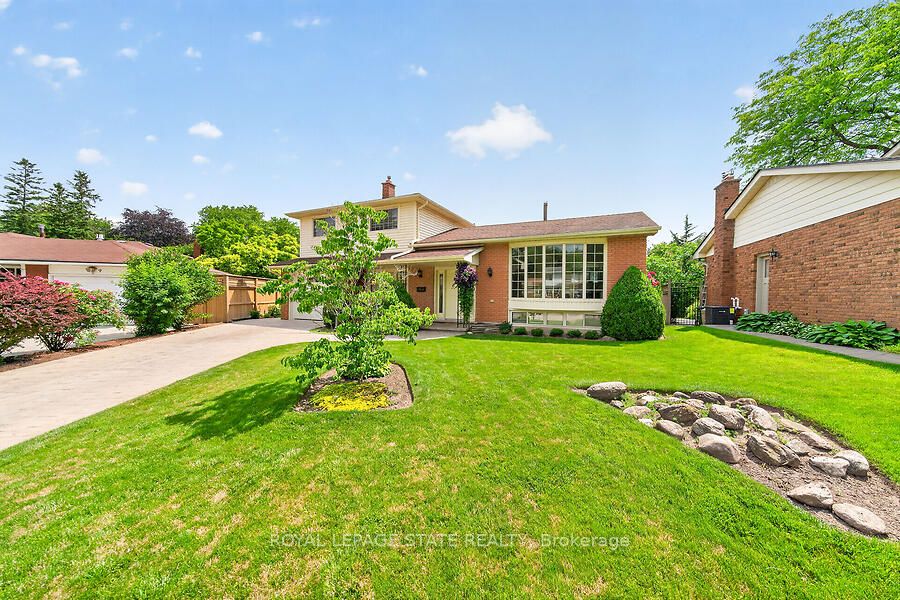 7 Elizabeth Court, Hamilton, ON L8S 2P5 photo 4