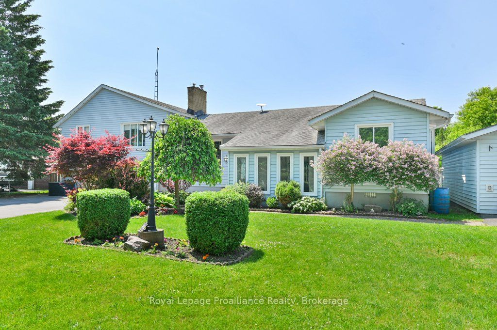 105 A&B Bernard Long Road, Quinte West, ON K8V 5P6 photo 2