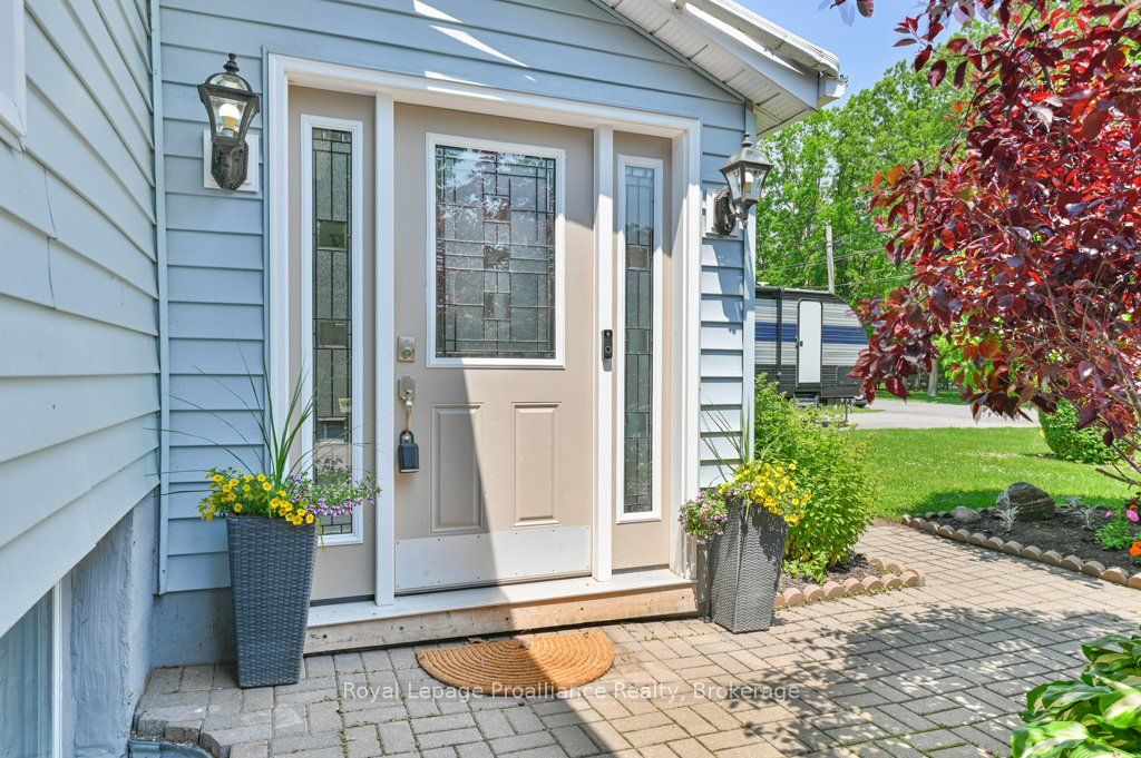 105 A&B Bernard Long Road, Quinte West, ON K8V 5P6 photo 3