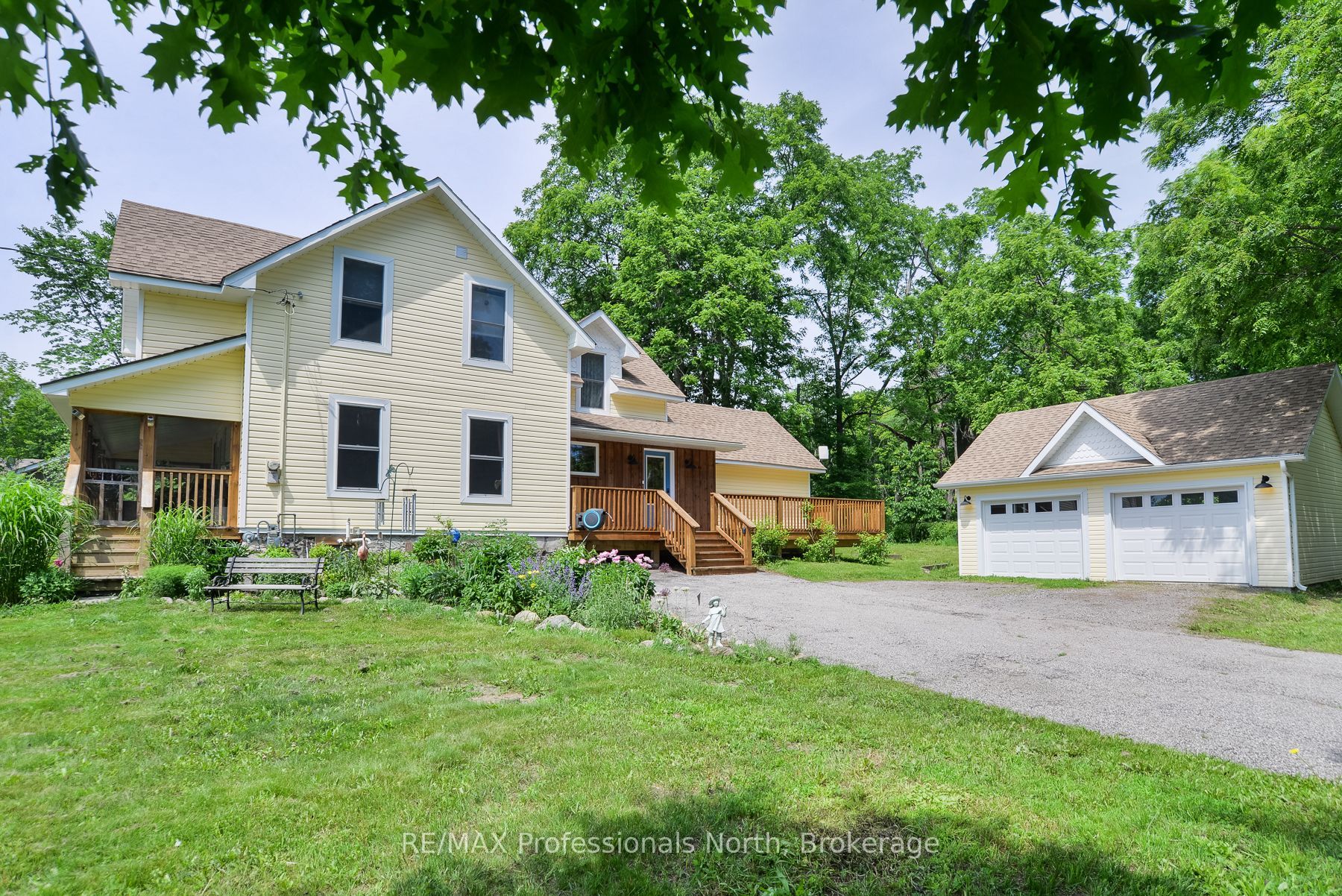 325 McPherson Street, Gravenhurst, ON P1P 0E8 photo 3