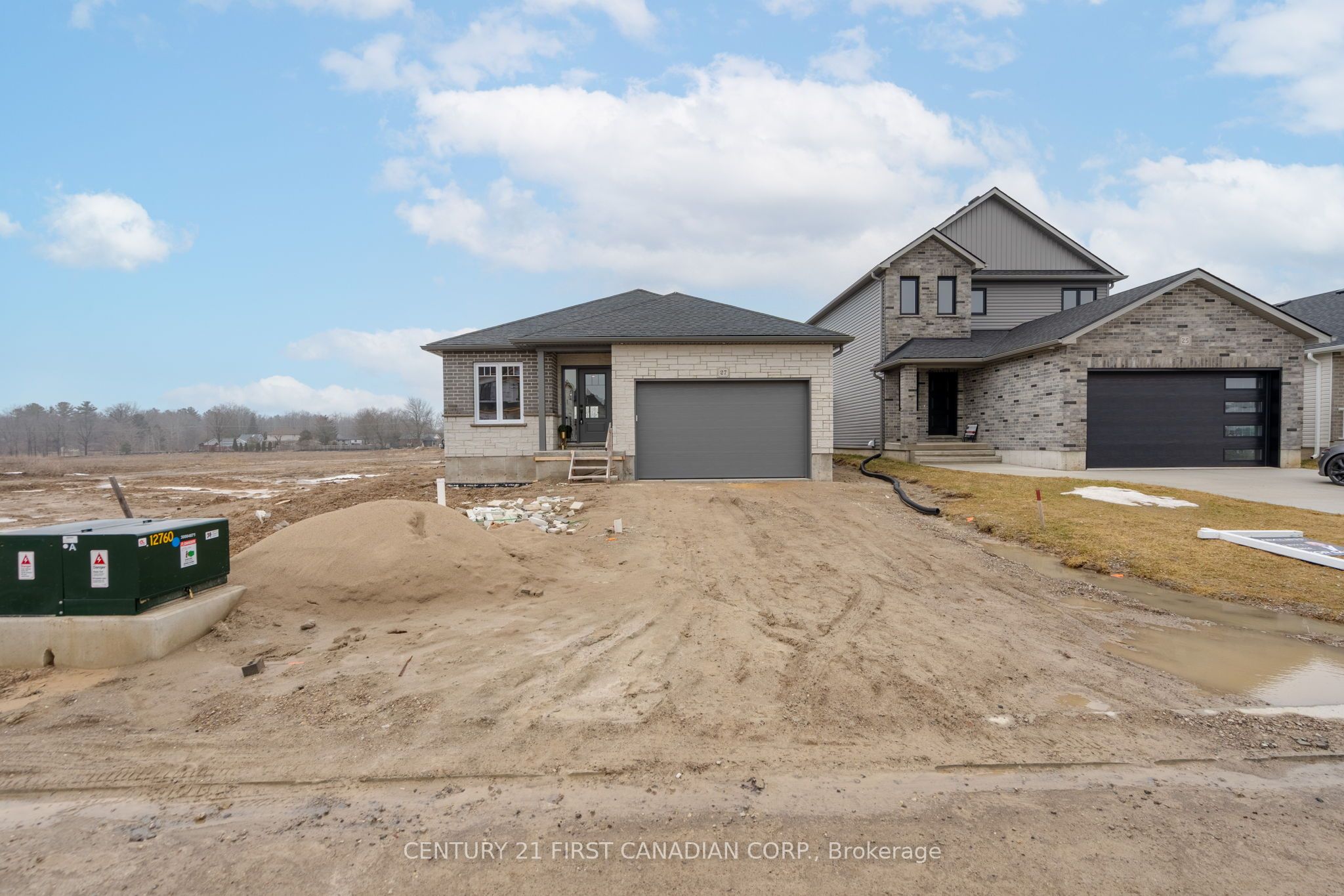 44 POSTMA Crescent, North Middlesex, ON N0M 1A0 photo 2