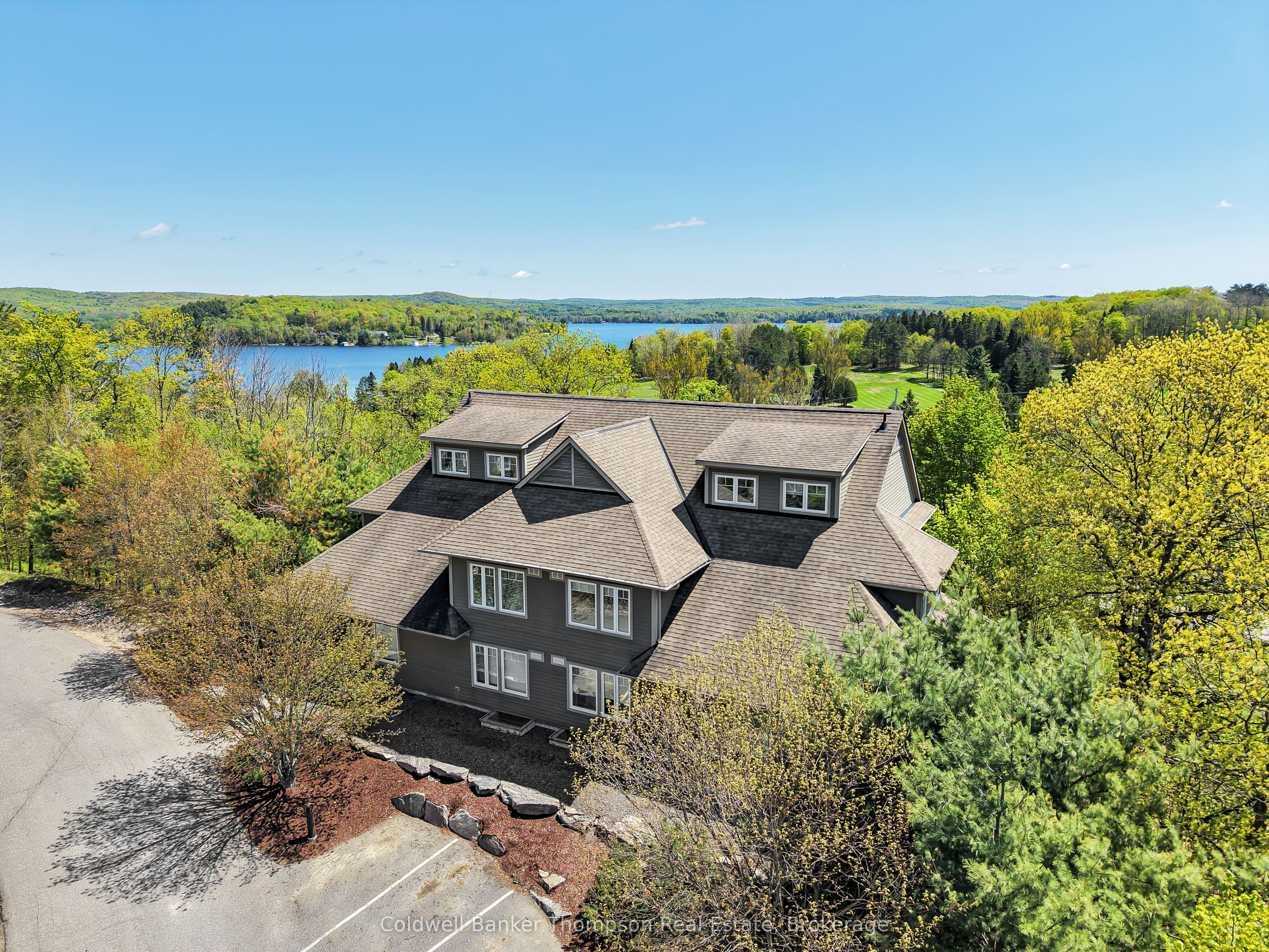1 TREE TOPS Lane 302, Huntsville, ON P1H 1A9