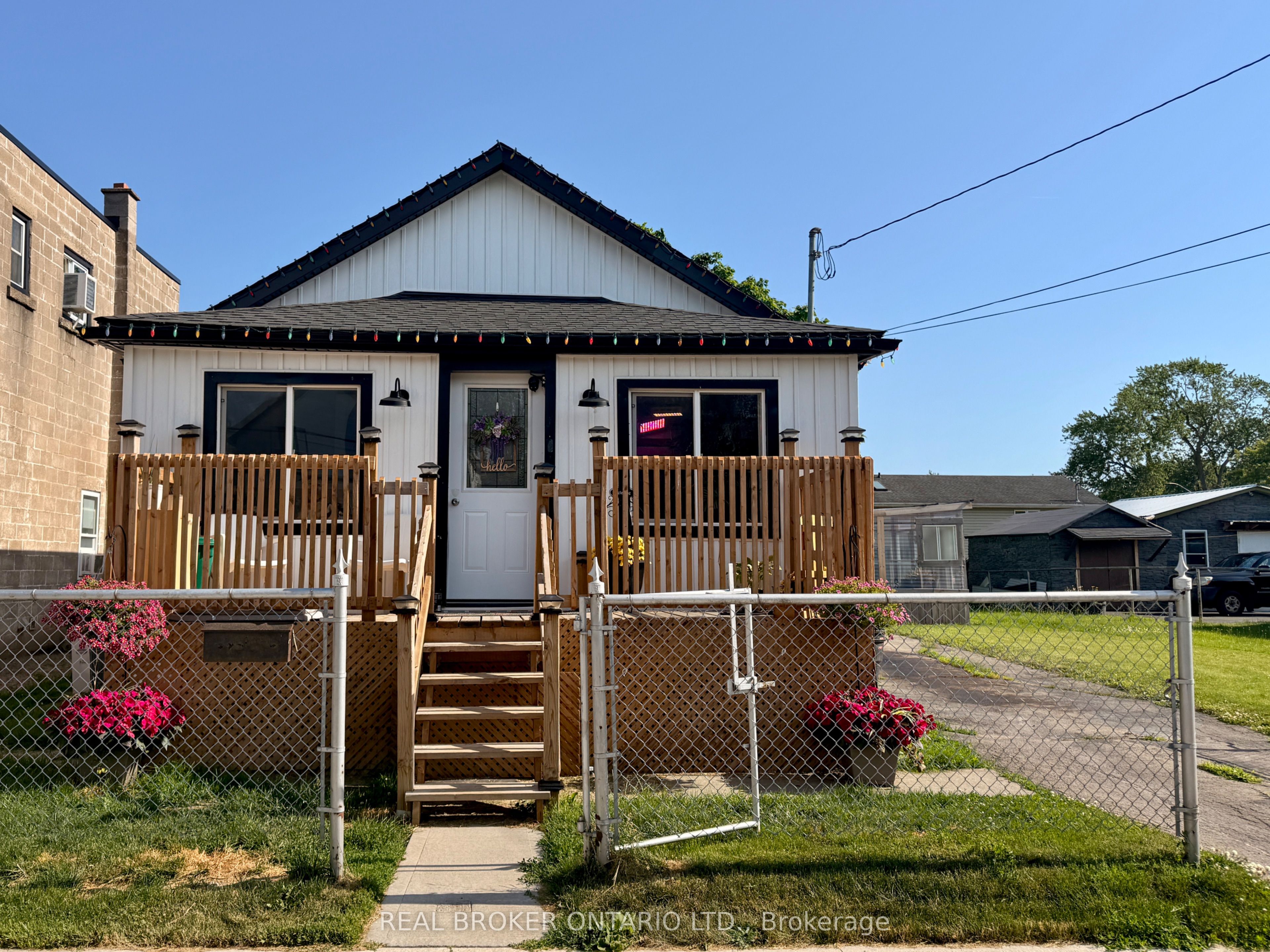 314 Broadway Street, Welland, ON L3C 5L9 photo 3