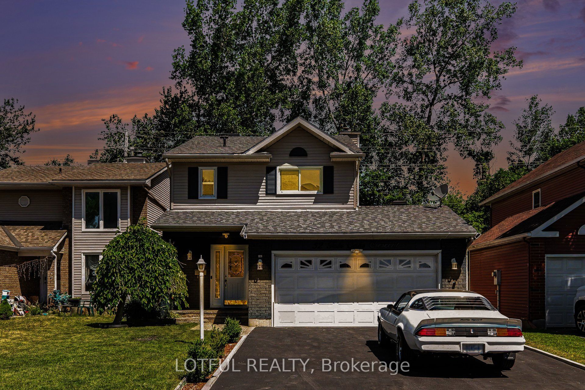 52 Fair Oaks Crescent, South of Baseline to Knoxdale, ON K2G 4W5