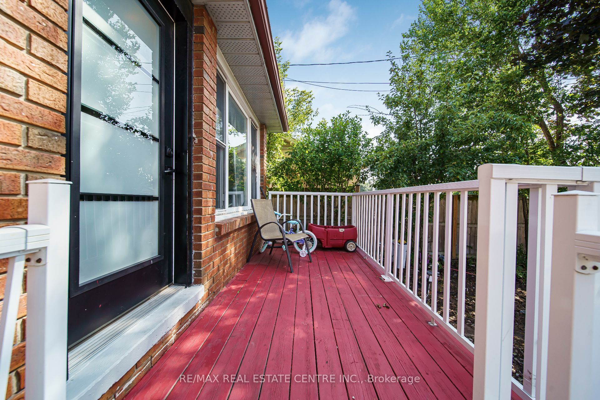 659 Upper Wellington Street E, Hamilton, ON L9A 3R2 photo 3