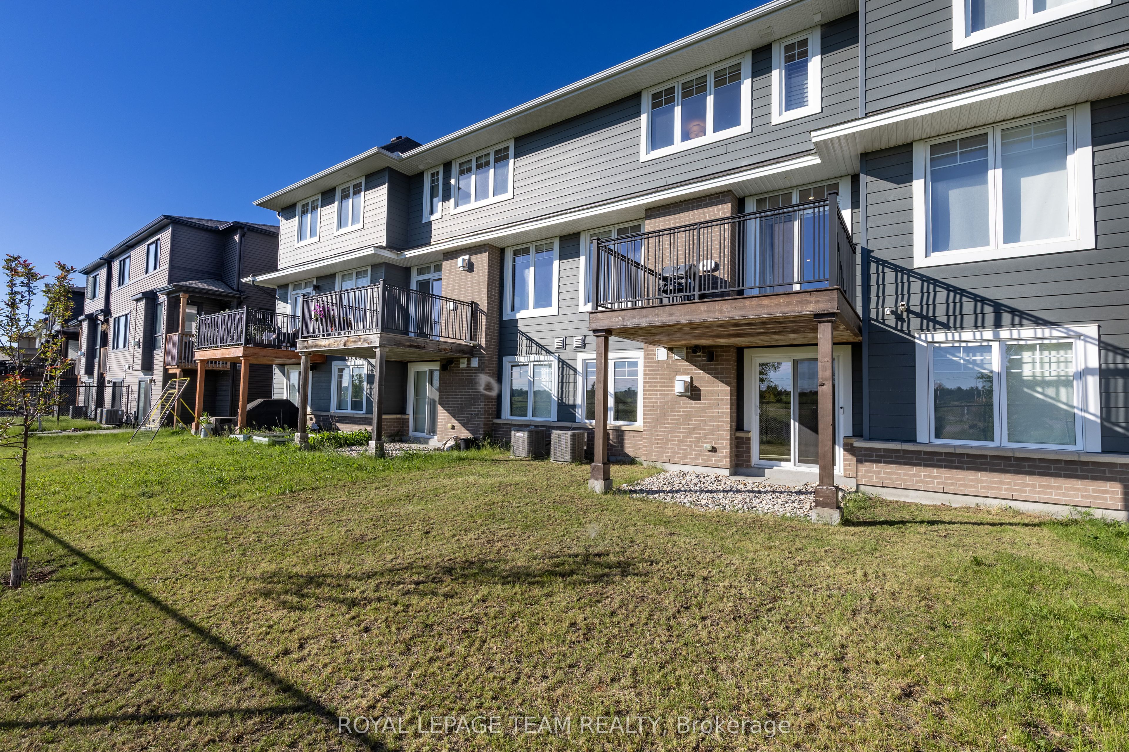 86 Escarpment Crescent, Kanata, ON K2T 0L8 photo 5