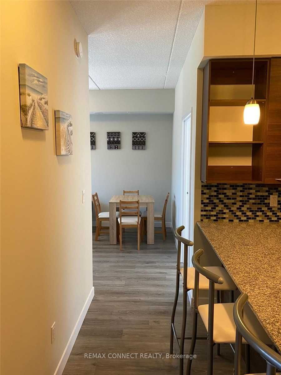 318 Spruce Street E 1010, Waterloo, ON N2L 0E9 photo 5