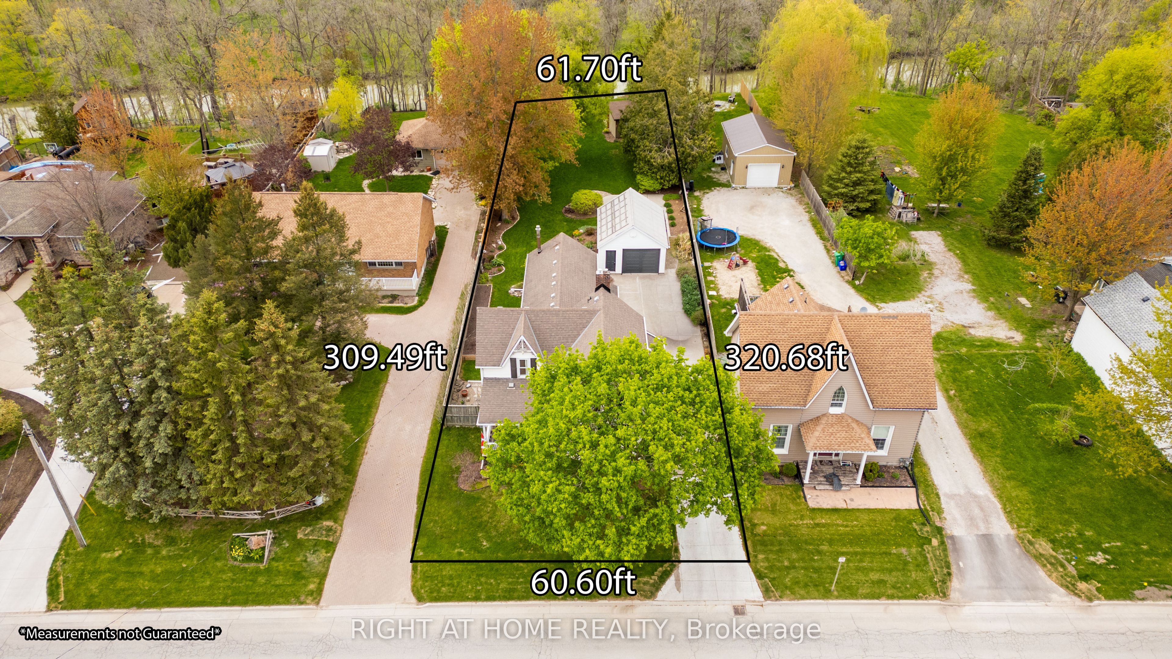 4332 Petrolia Line, Enniskillen, ON N0N 1R0 photo 3