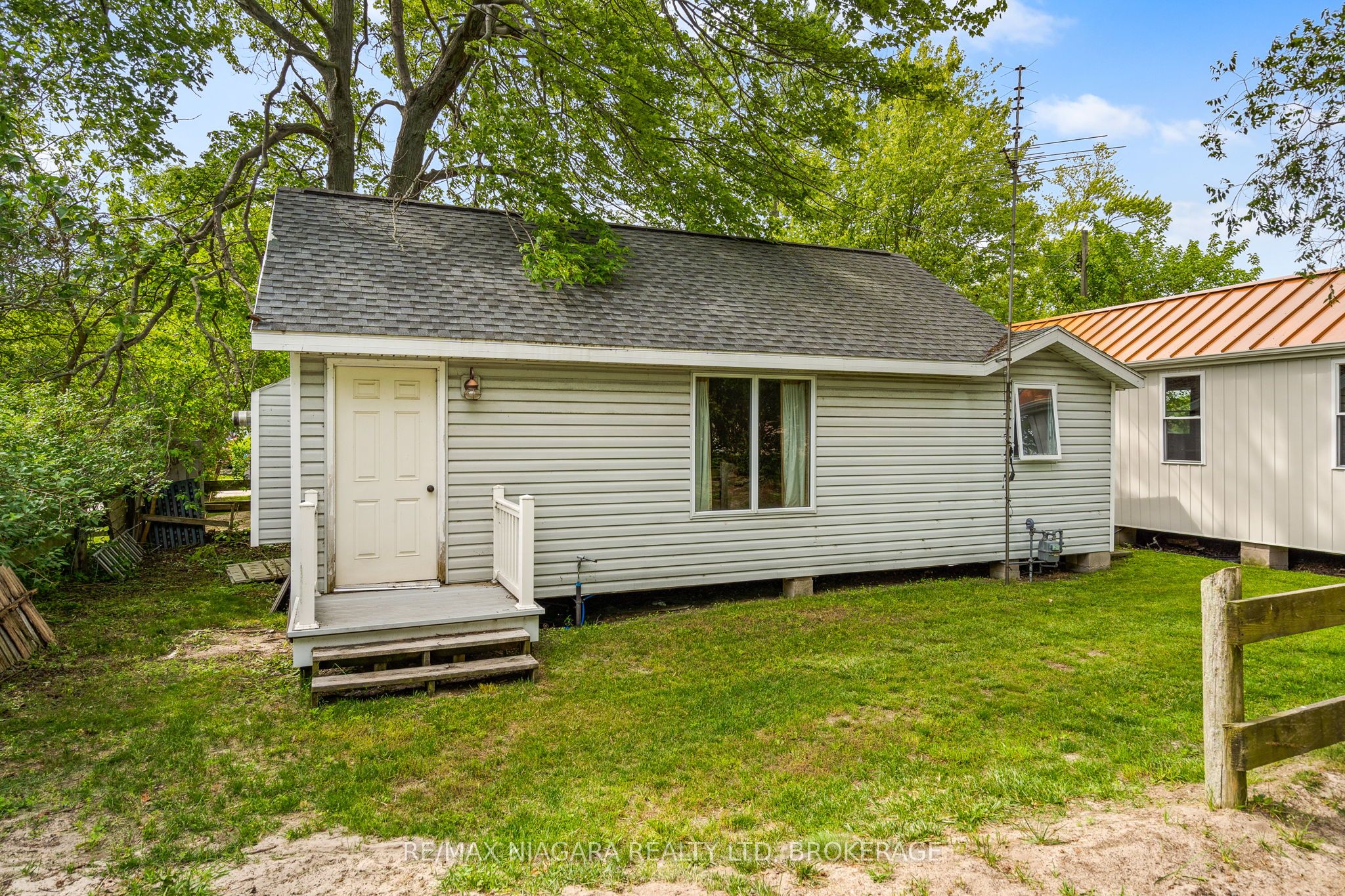 12213 Lakeshore Road, Wainfleet, ON L0S 1V0