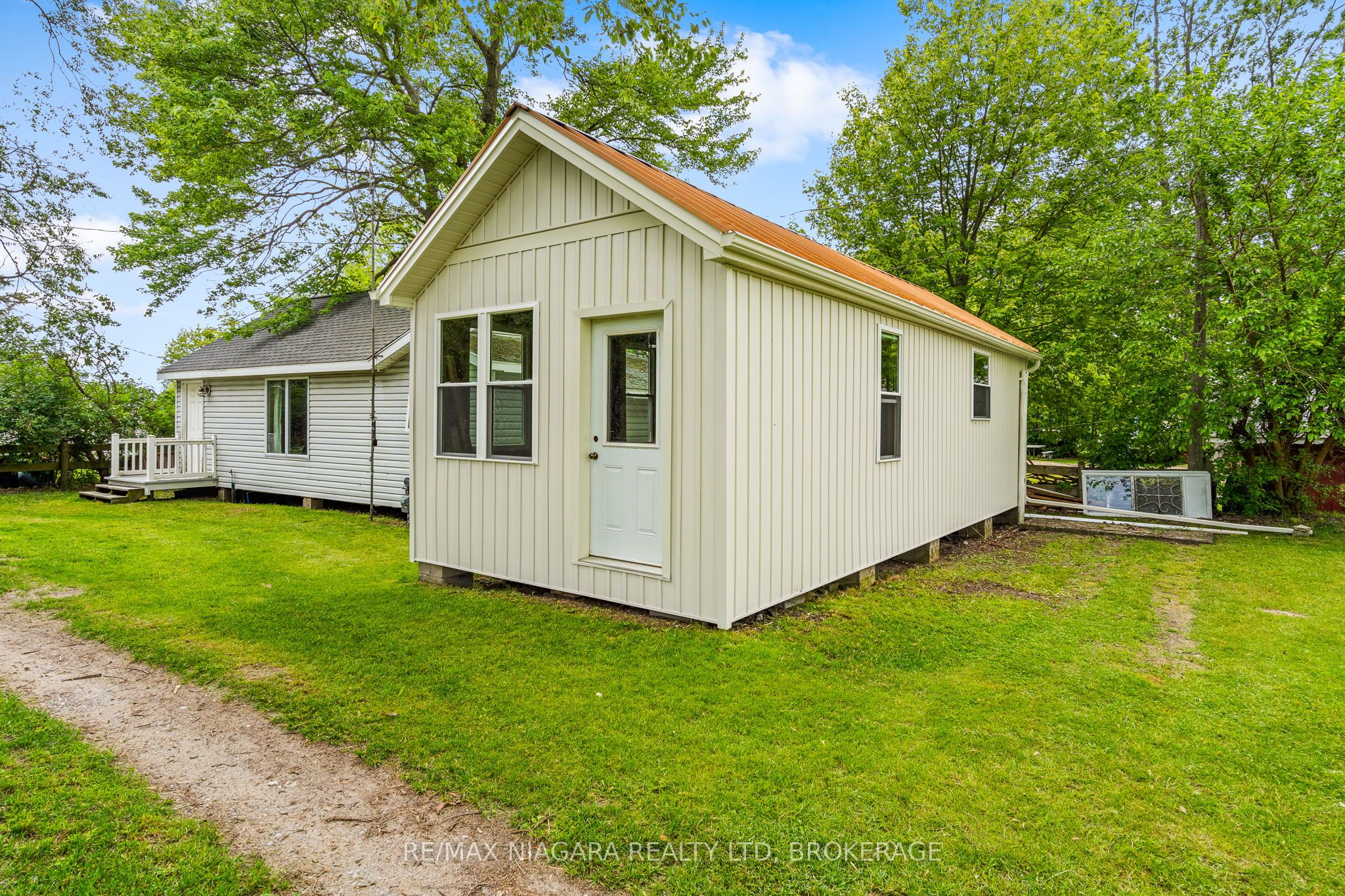 12213 Lakeshore Road, Wainfleet, ON L0S 1V0 photo 3
