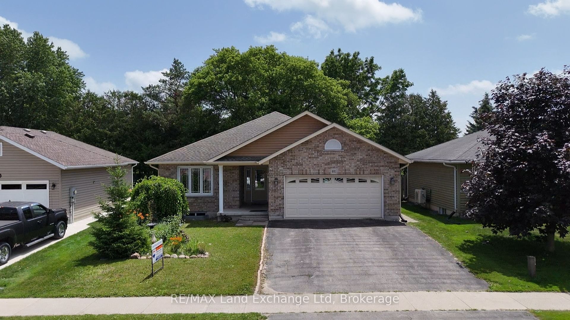 401 Carling Terrace, North Huron, ON N0G 2W0