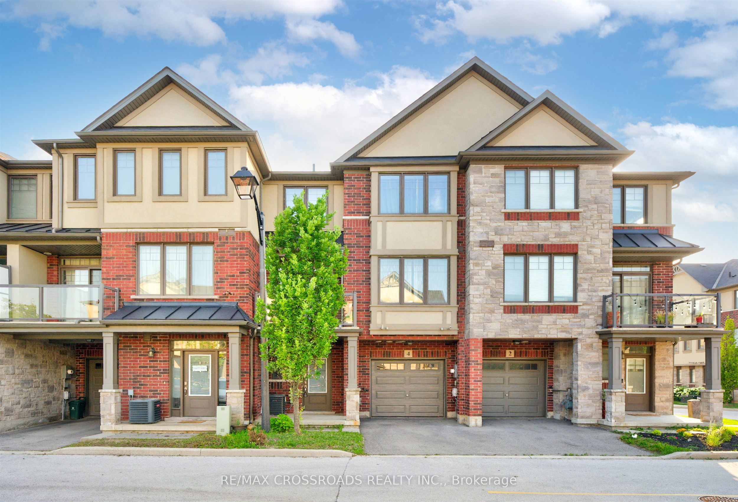 4 Near Lane, Hamilton, ON L9G 0H2
