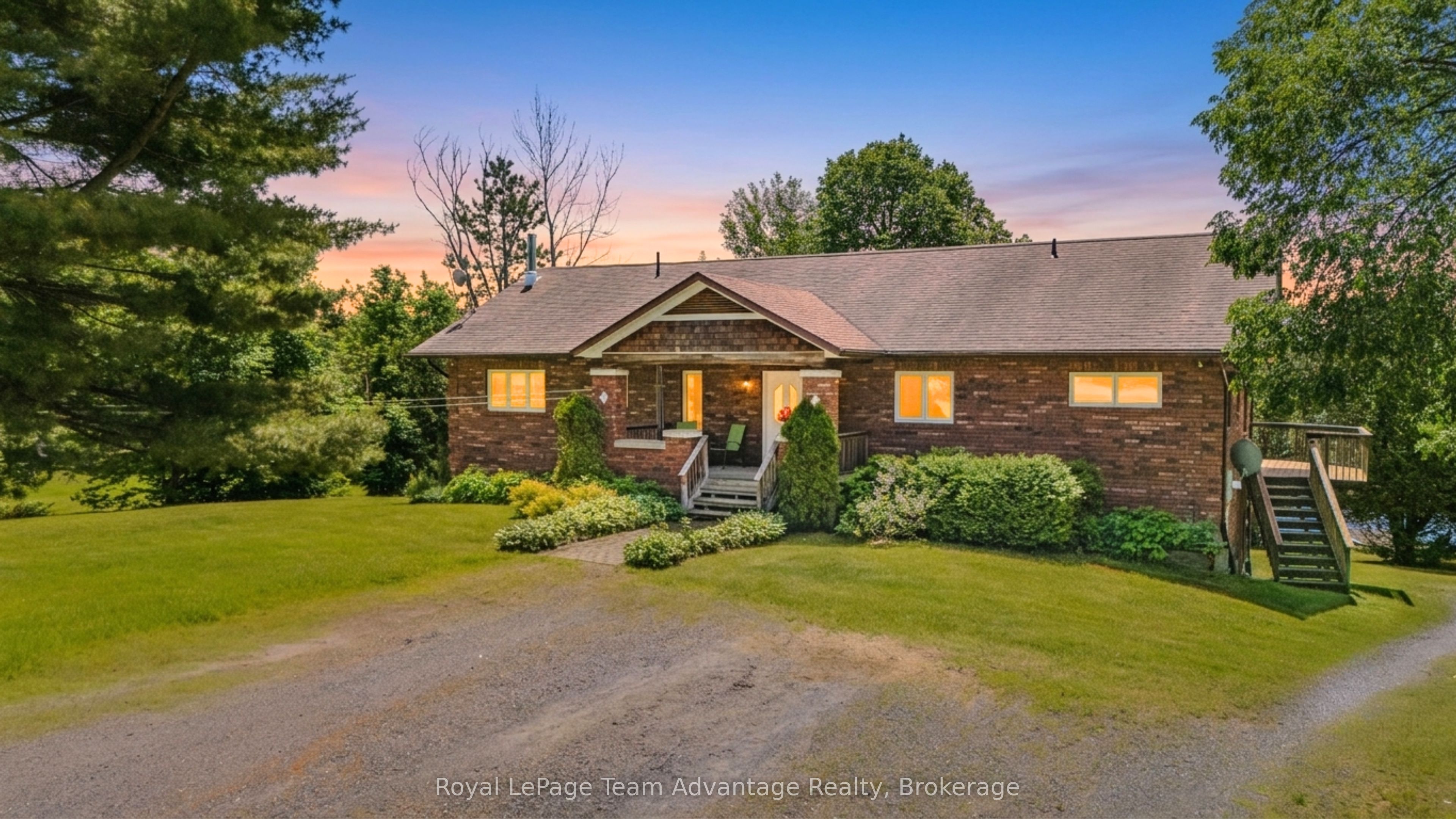 4 & 6 Sharon Park Drive, McKellar, ON P0G 1C0 photo 2