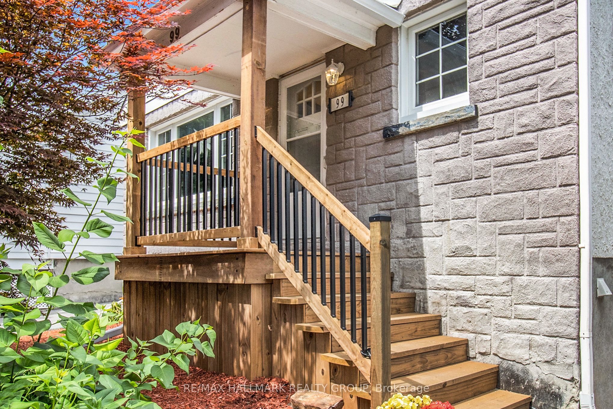99 Dagmar Avenue, Vanier and Kingsview Park, ON K1L 5T3 photo 4