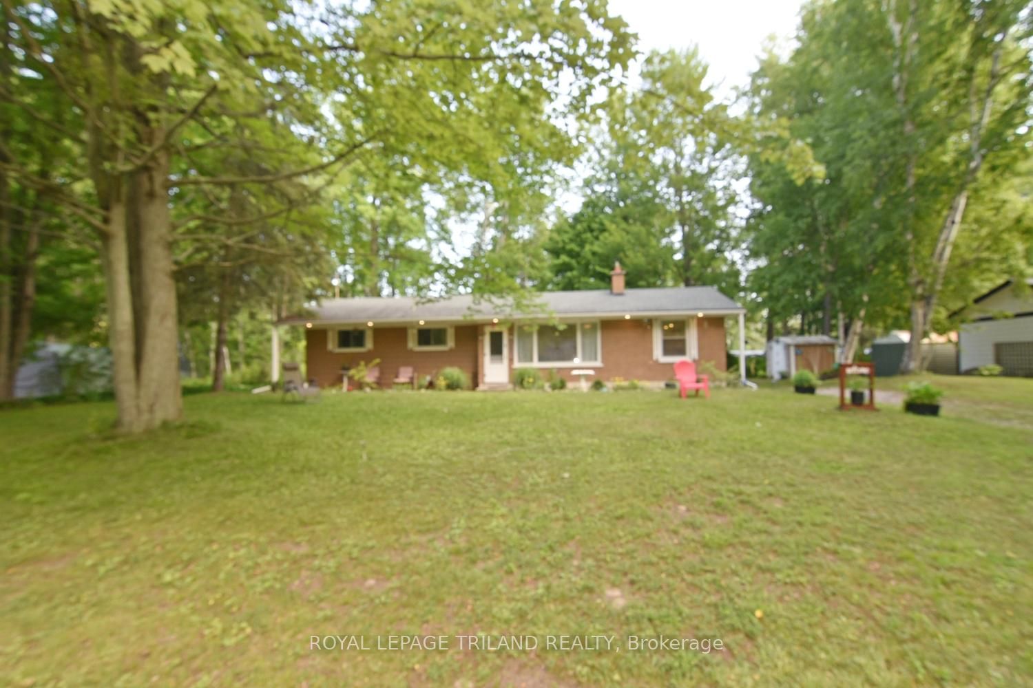 6302 HURON Drive, Lambton Shores, ON N0N 1J1 photo 2