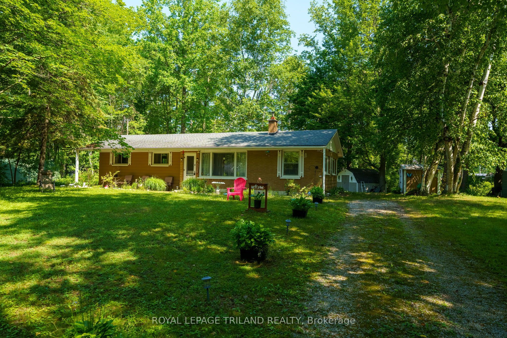 6302 HURON Drive, Lambton Shores, ON N0N 1J1 photo 4