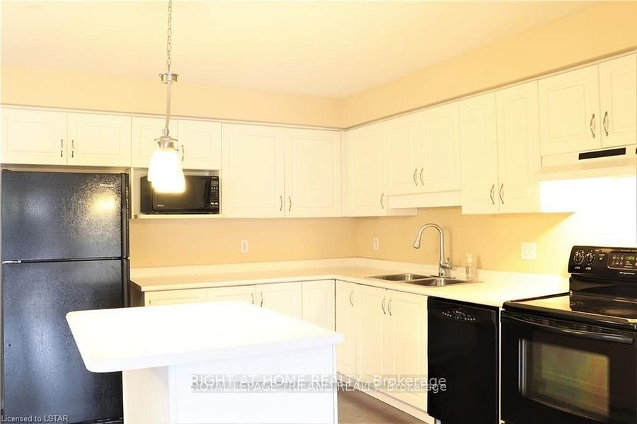 709 Silversmith Street, London North, ON N6H 5R8 photo 3