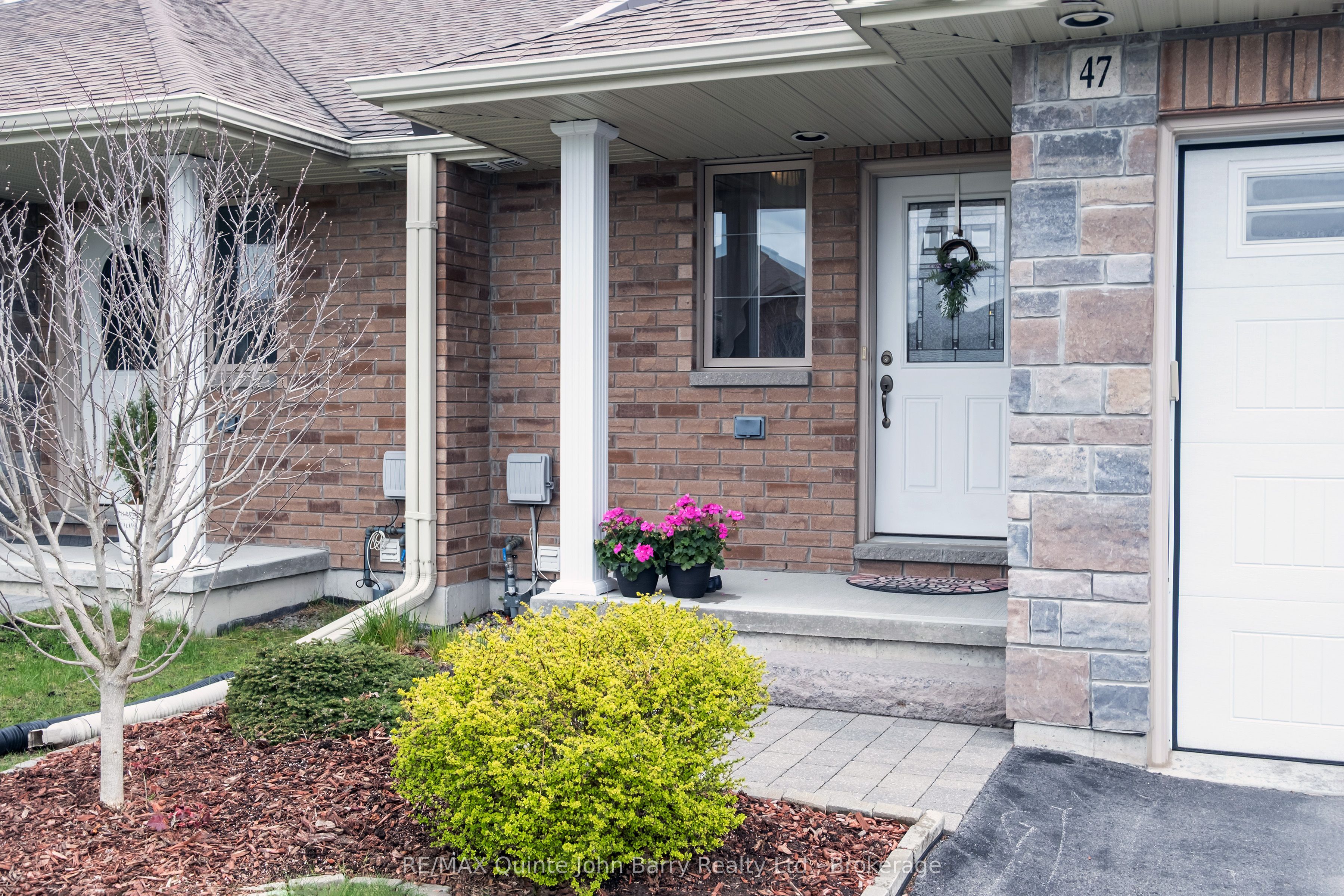 47 McIntosh Crescent, Quinte West, ON K8V 0G1 photo 3