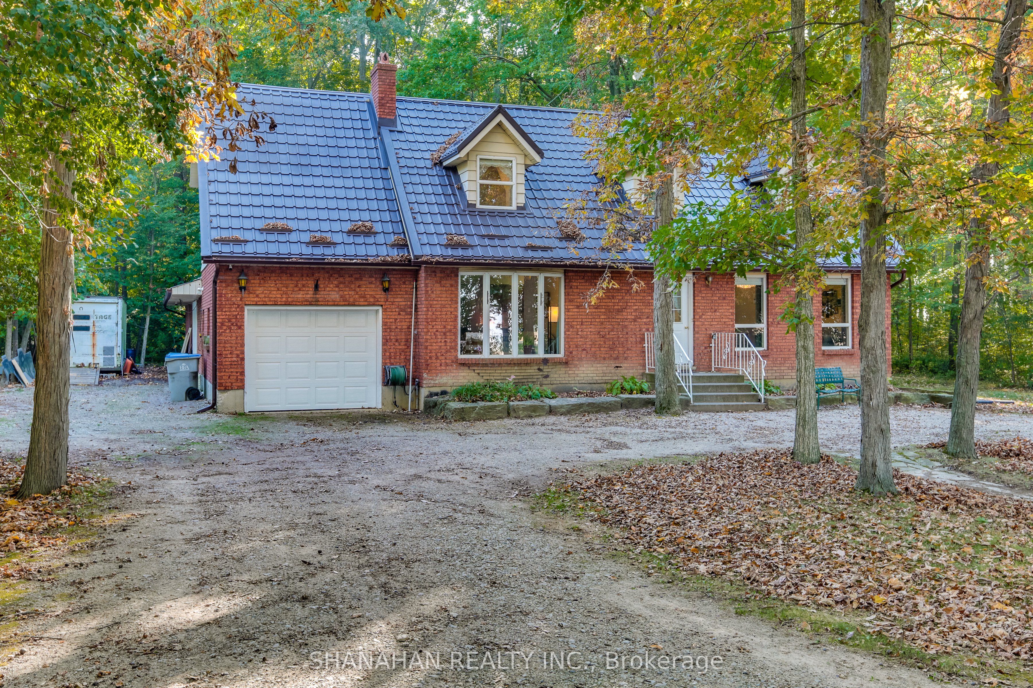 4690 Forest Road, Brooke-Alvinston, ON N0M 2S0