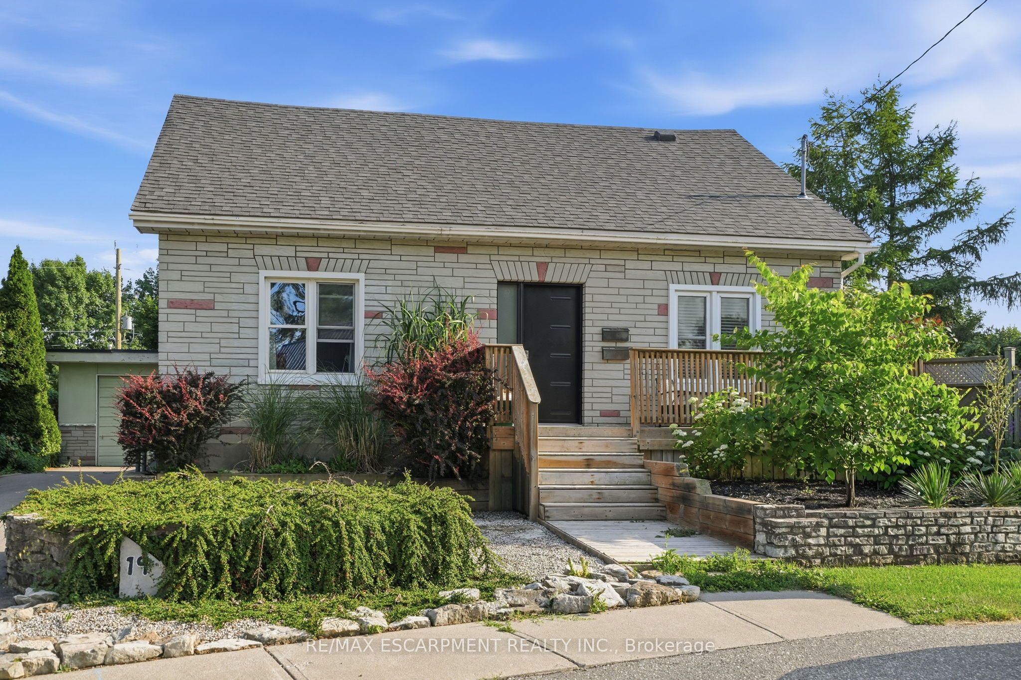 19 Victoria Street, Brant, ON N3L 1H8 photo 2