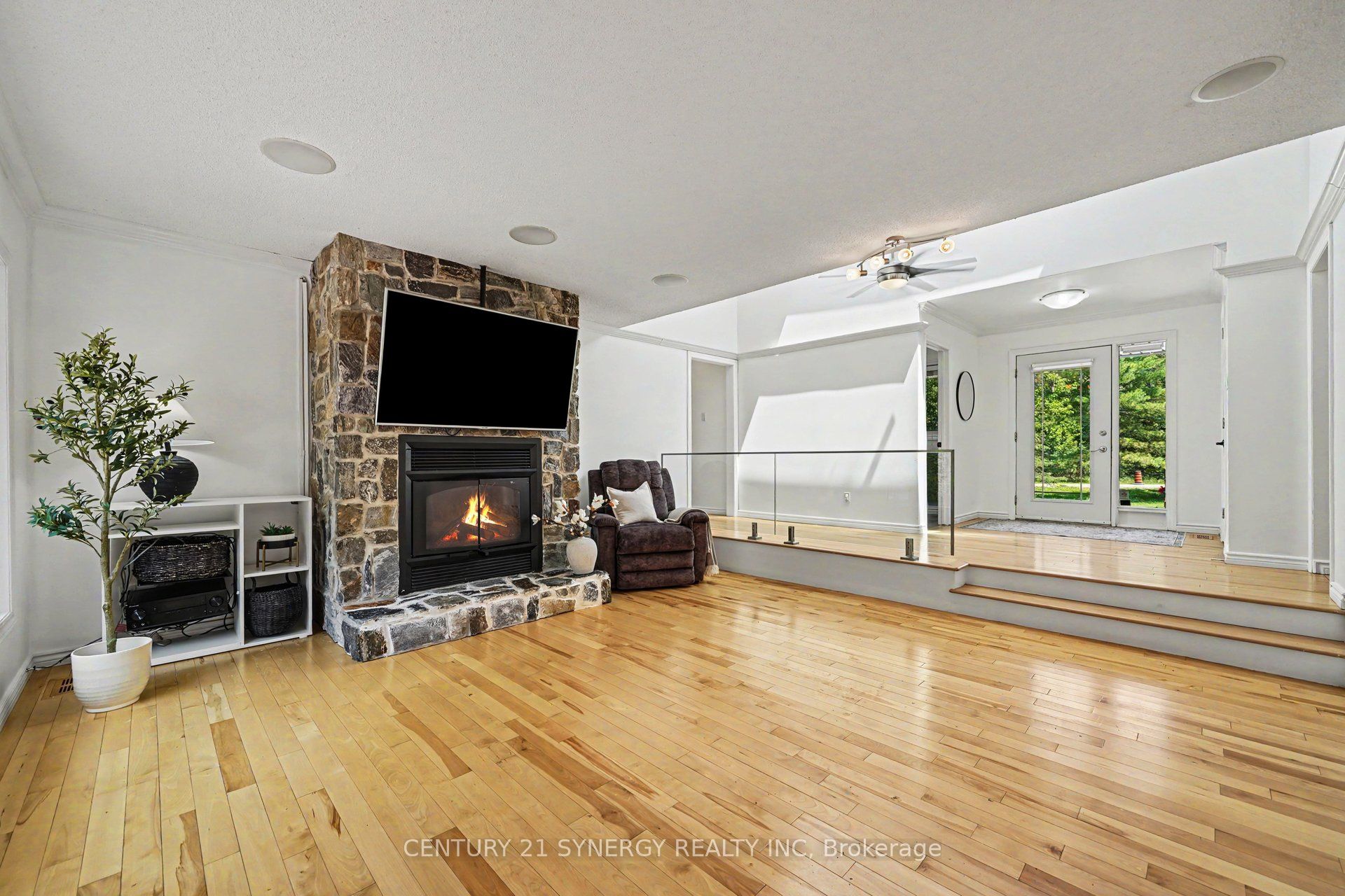 105 IRONWOOD Court, Constance Bay - Dunrobin - Kilmaurs - Woodlawn, ON K0A 1T0 photo 4