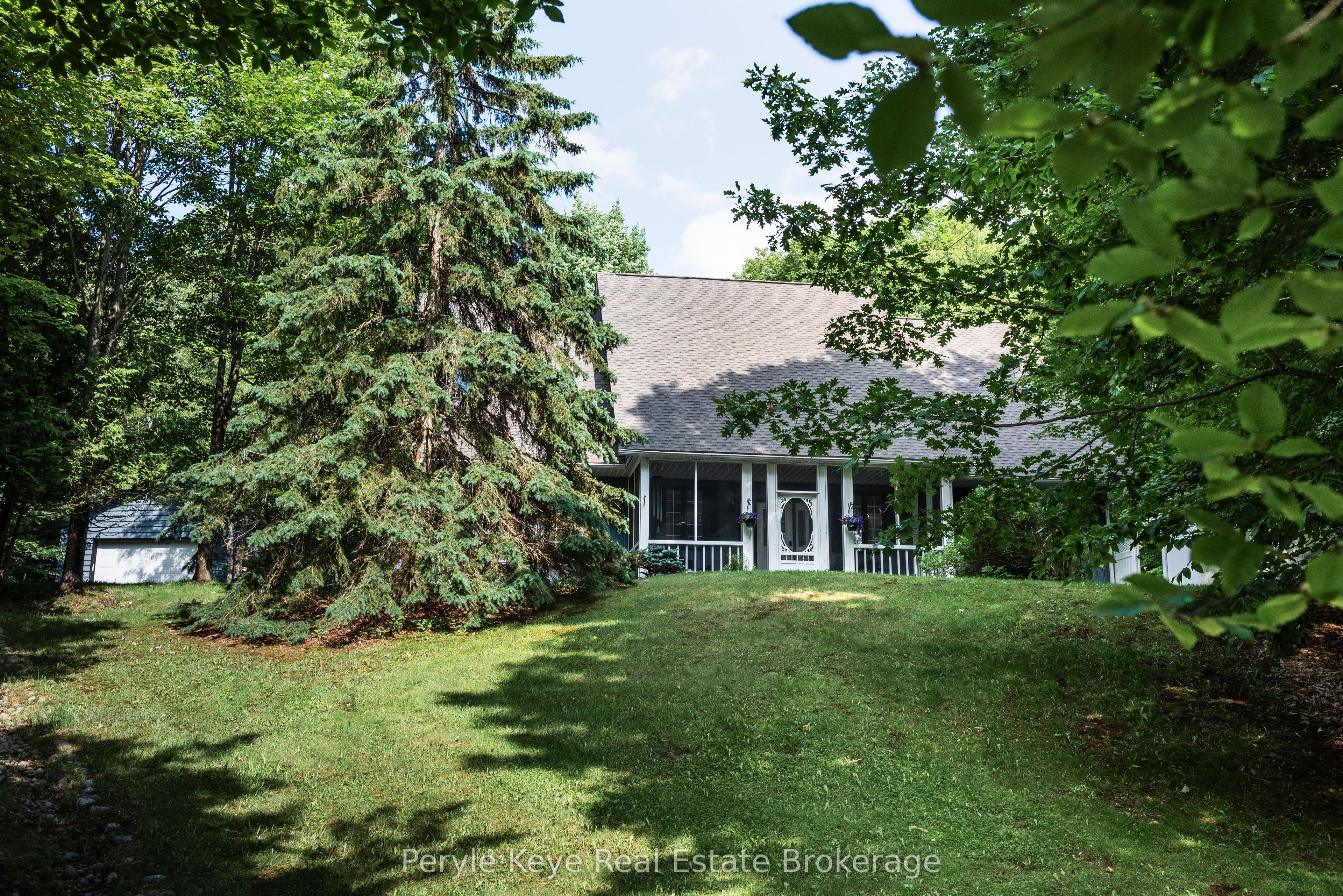 125 Clarke Crescent, Huntsville, ON P0B 1L0 photo 3
