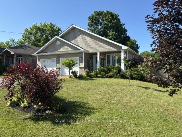 724 Elgin Street, Saugeen Shores, ON N0H 2C0 photo 2
