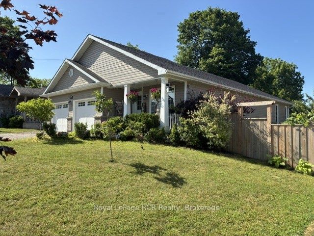 724 Elgin Street, Saugeen Shores, ON N0H 2C0 photo 3