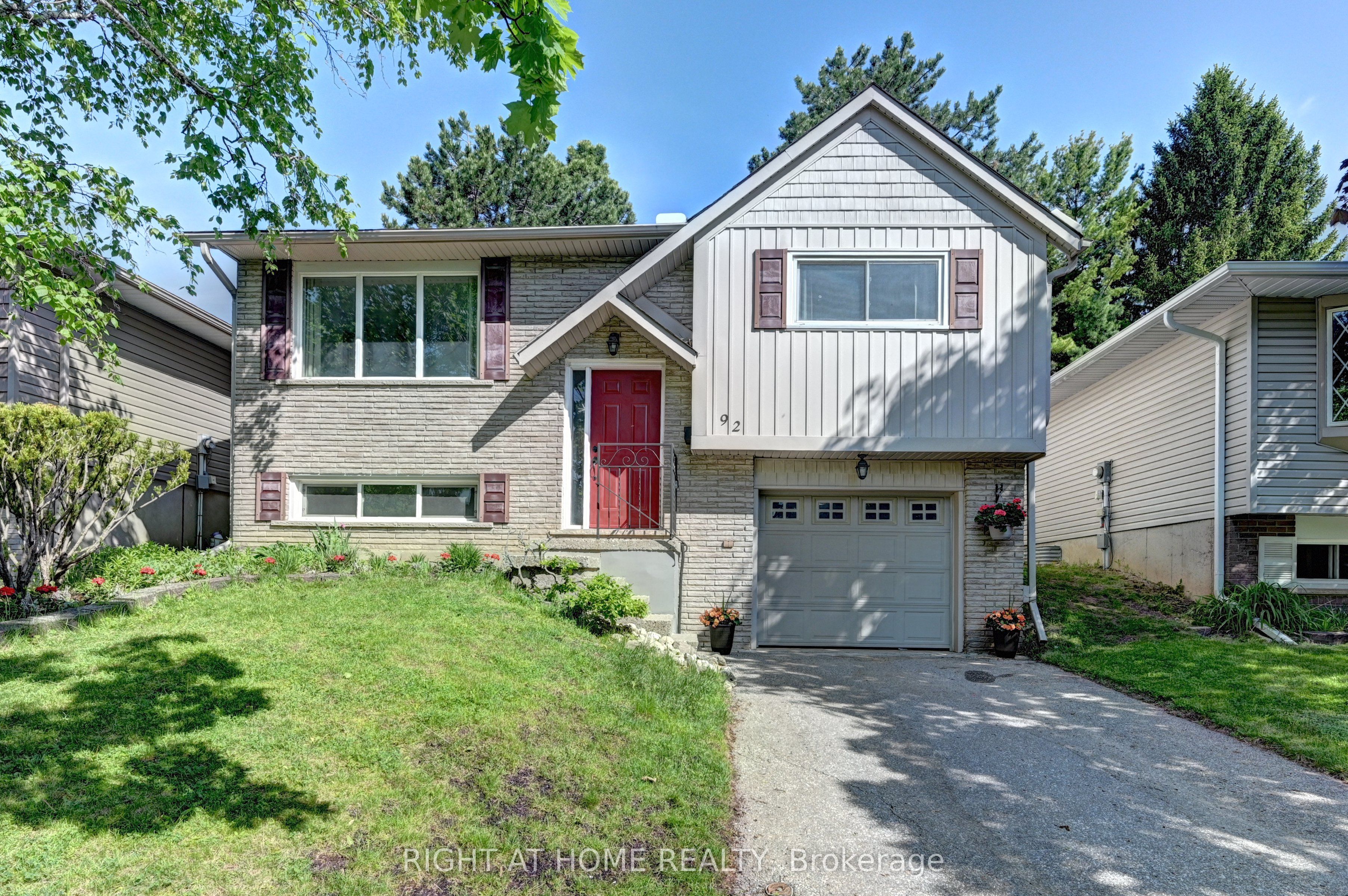 92 Pinemeadow Crescent, Waterloo, ON N2T 1A7