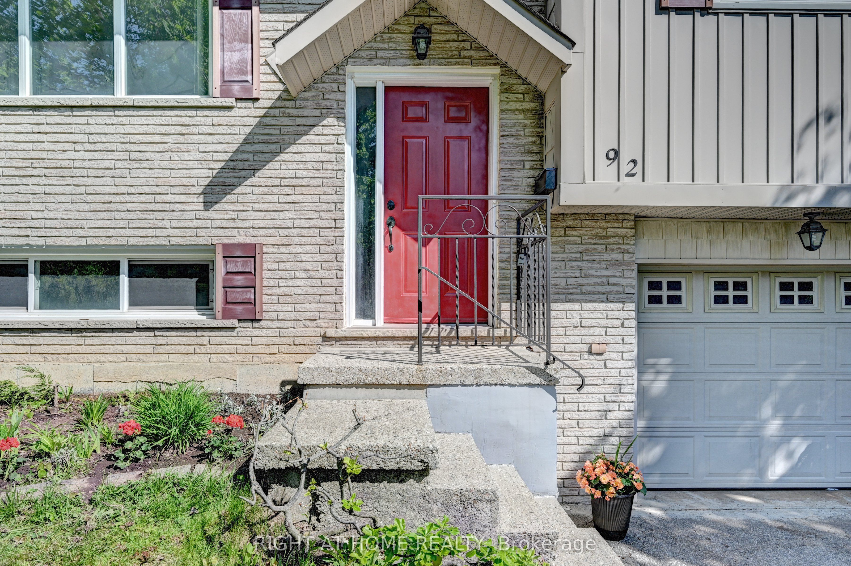 92 Pinemeadow Crescent, Waterloo, ON N2T 1A7 photo 4