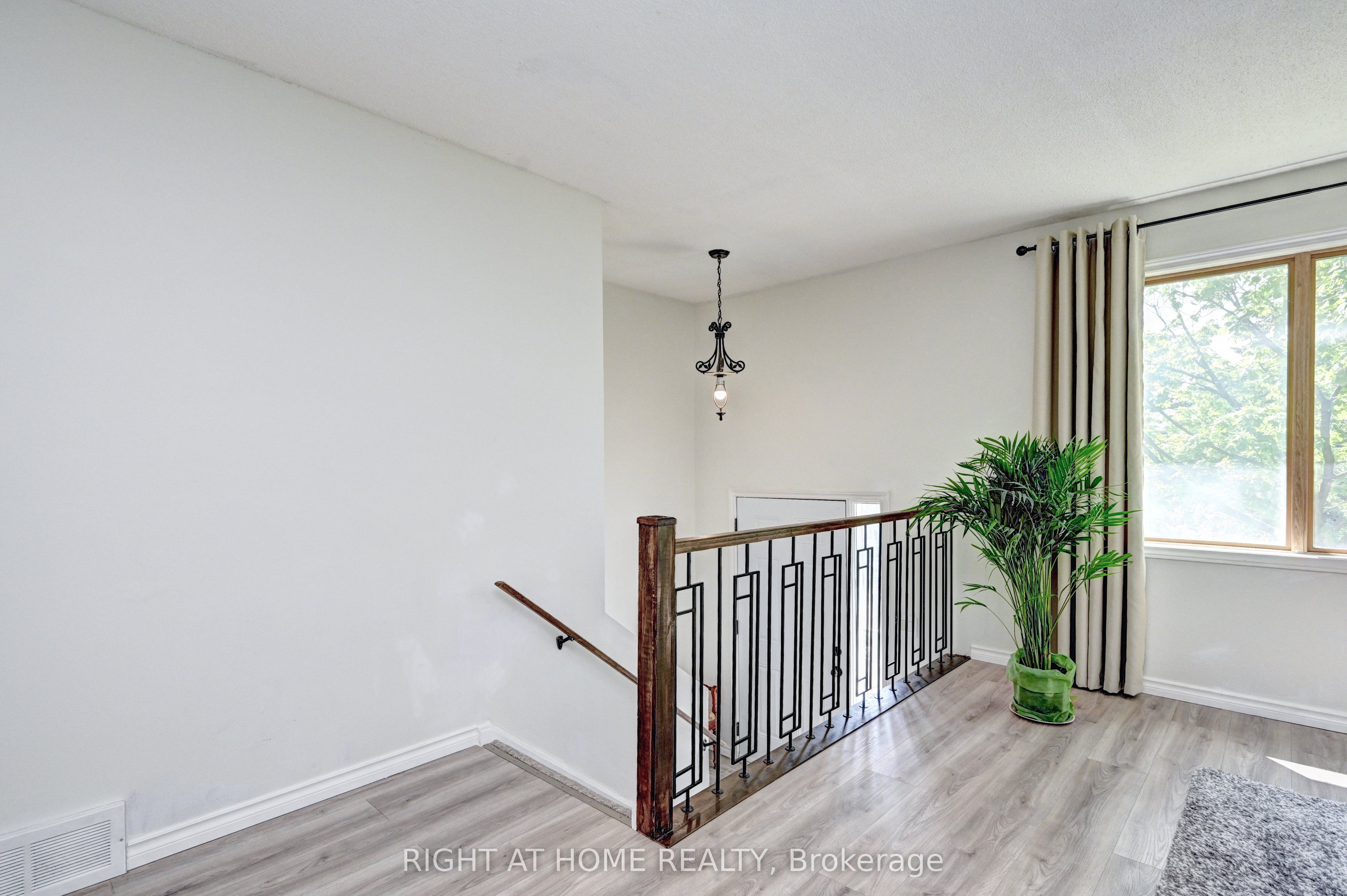 92 Pinemeadow Crescent, Waterloo, ON N2T 1A7 photo 5