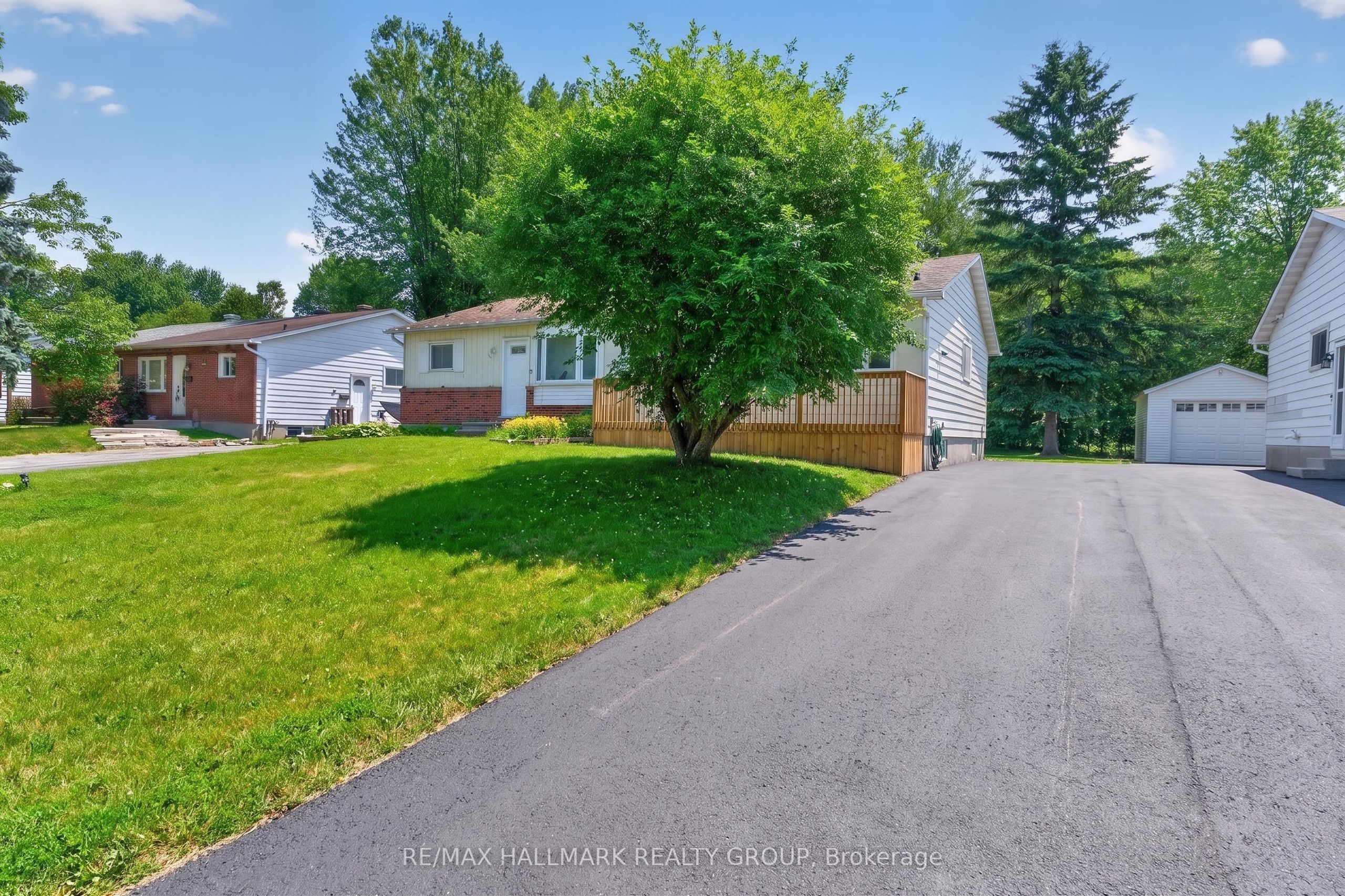 110 Glamorgan Drive, Kanata, ON K2L 1R4 photo 2