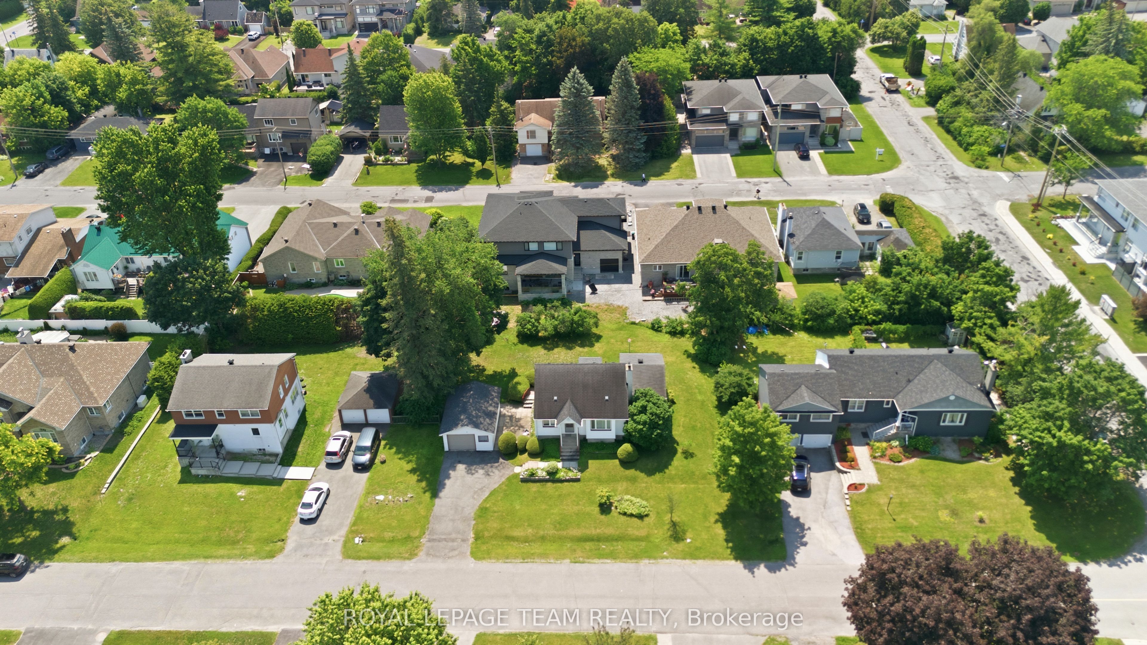 84 Rita Avenue, Meadowlands - Crestview and Area, ON K2G 2H1