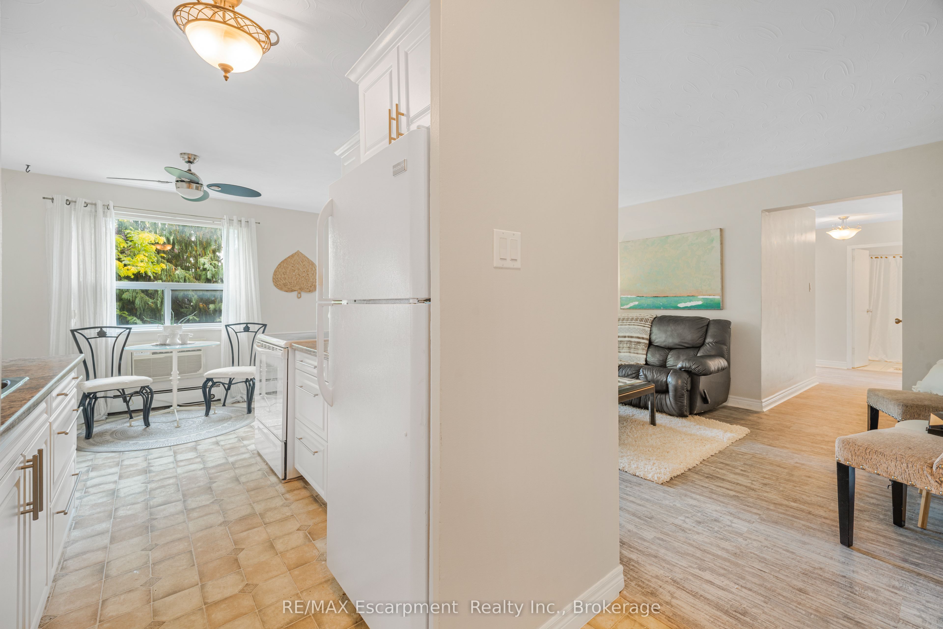 485 Thorold Road 203, Welland, ON L3C 3X1 photo 4
