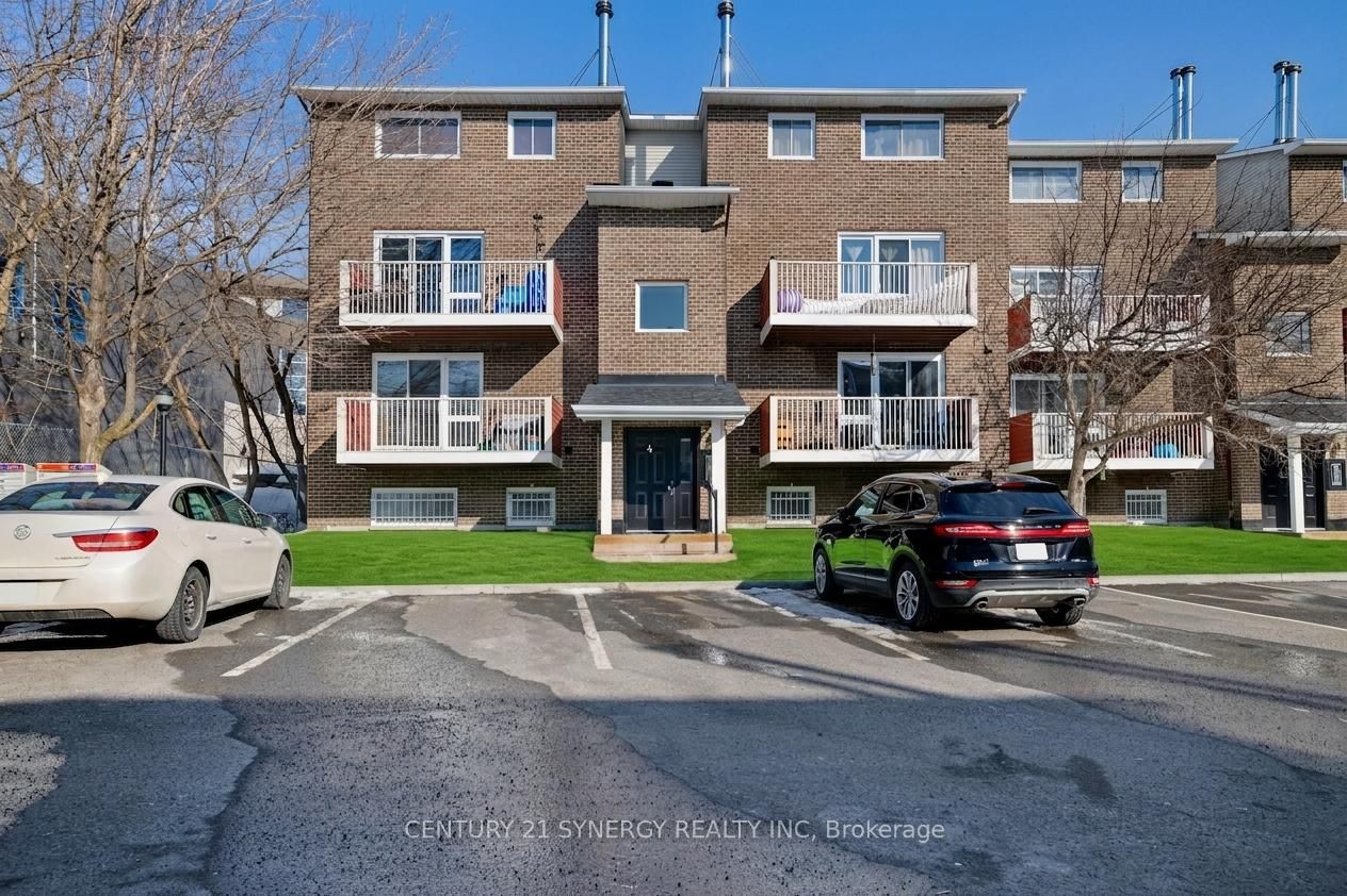 1589 ST BERNARD Street 403, Blossom Park - Airport and Area, ON K1T 3H7