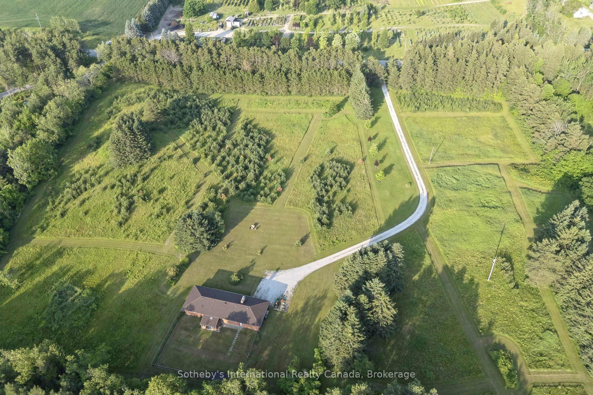 938400 Airport Road, Mulmur, ON L9V 0M1 photo 2