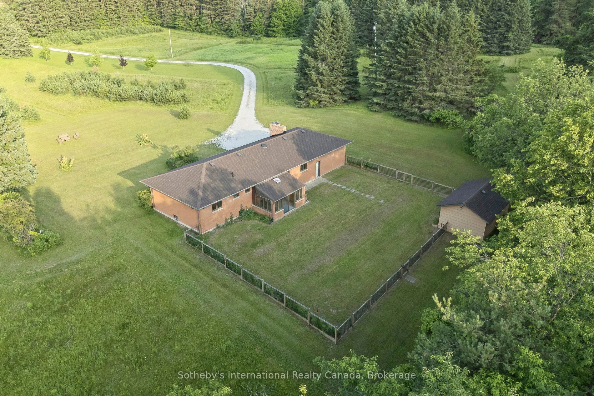 938400 Airport Road, Mulmur, ON L9V 0M1 photo 4