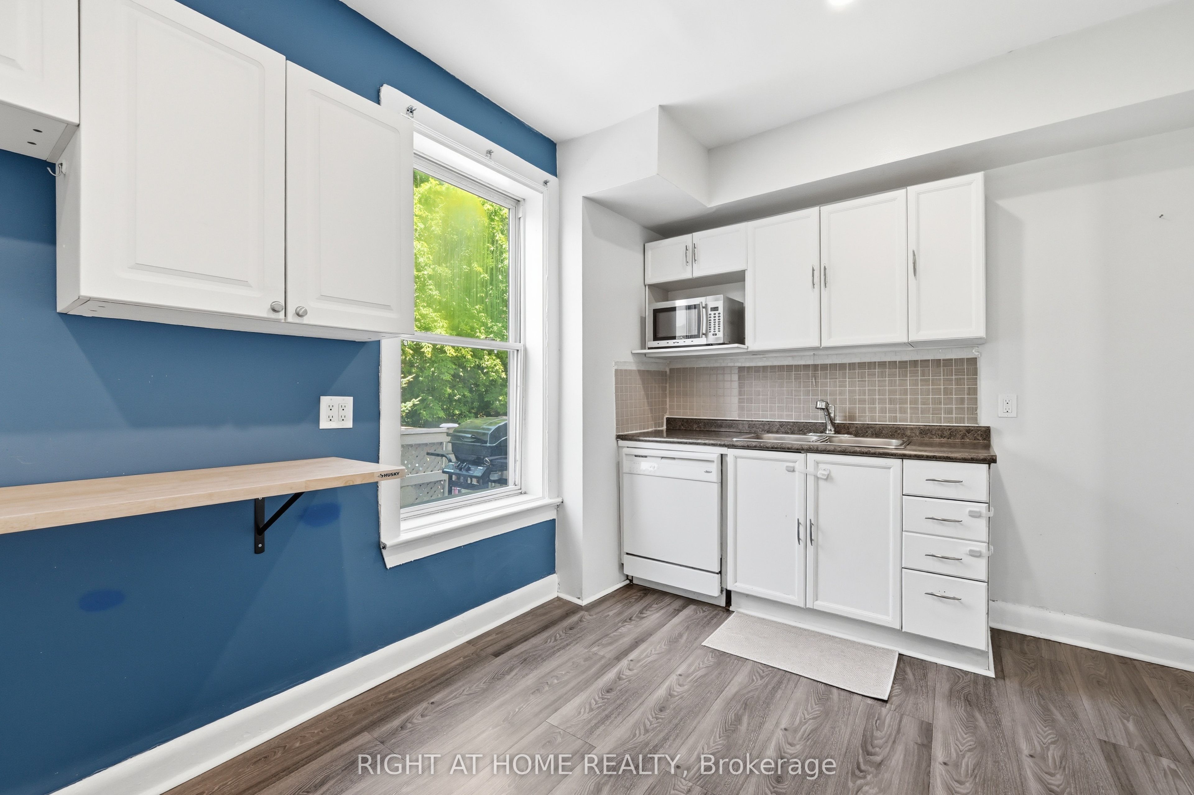 69 Hillyard Street, Hamilton, ON L8L 6B3 photo 3