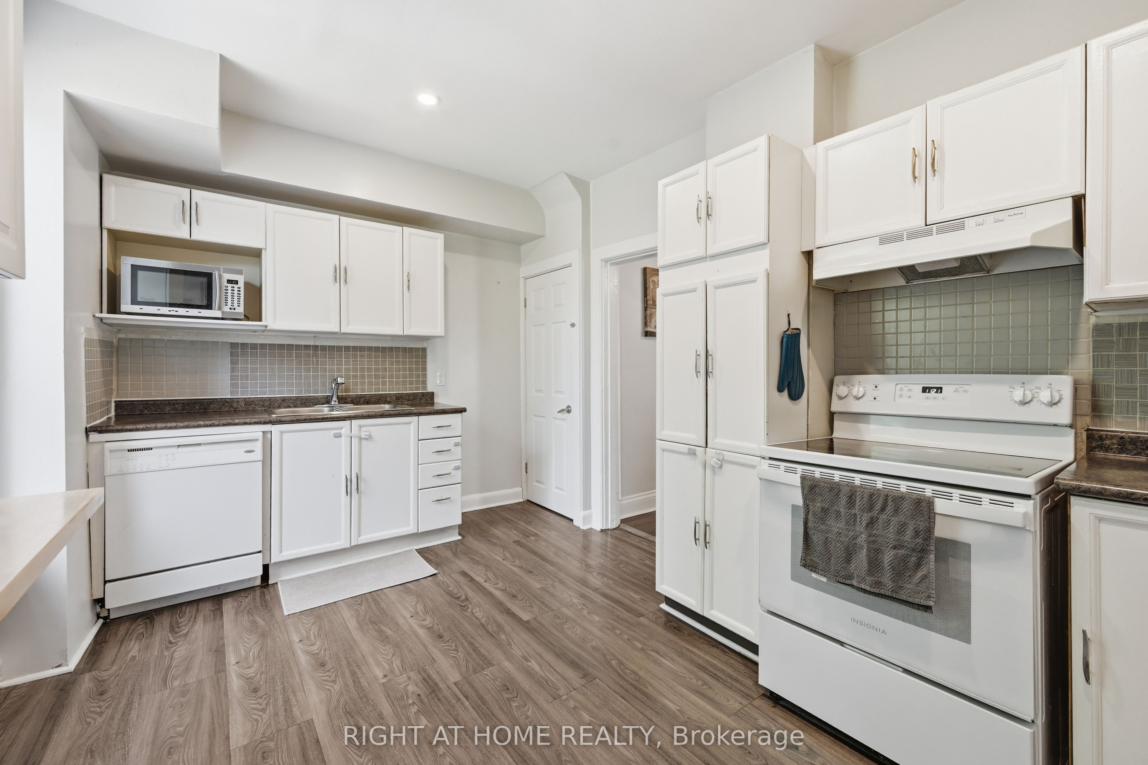 69 Hillyard Street, Hamilton, ON L8L 6B3 photo 5