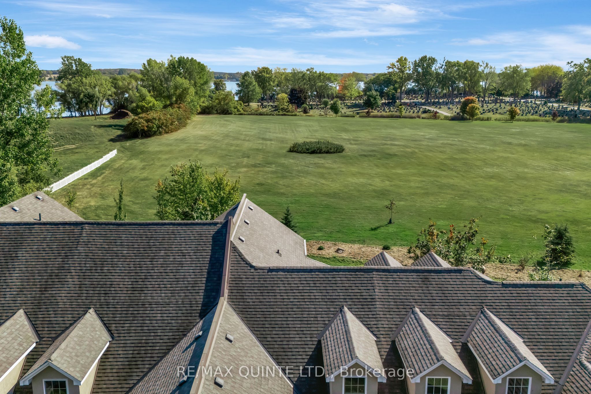 24 Gracefield Lane, Belleville, ON K8P 5N6 photo 4