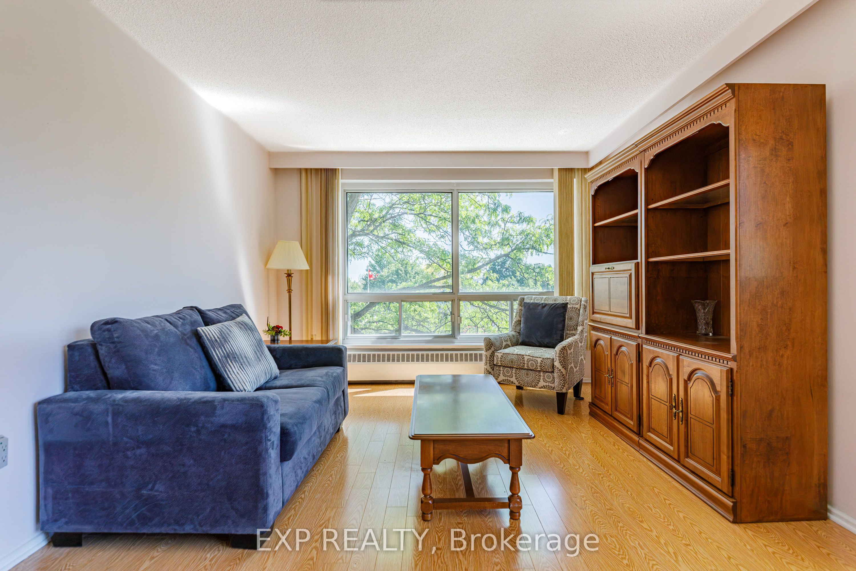 915 Elmsmere Road 203, Beacon Hill North - South and Area, ON K1J 8H8 photo 2