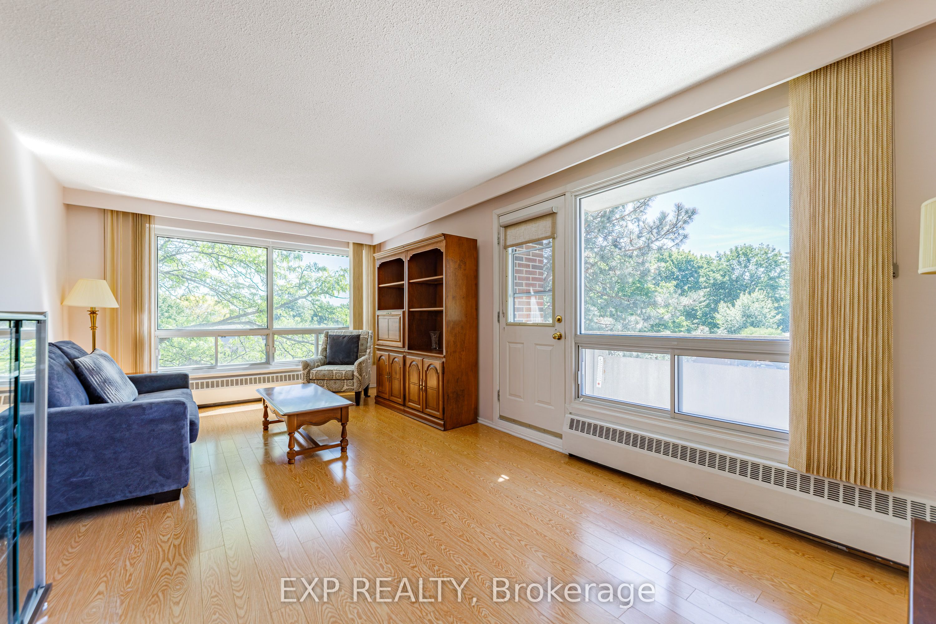 915 Elmsmere Road 203, Beacon Hill North - South and Area, ON K1J 8H8 photo 3