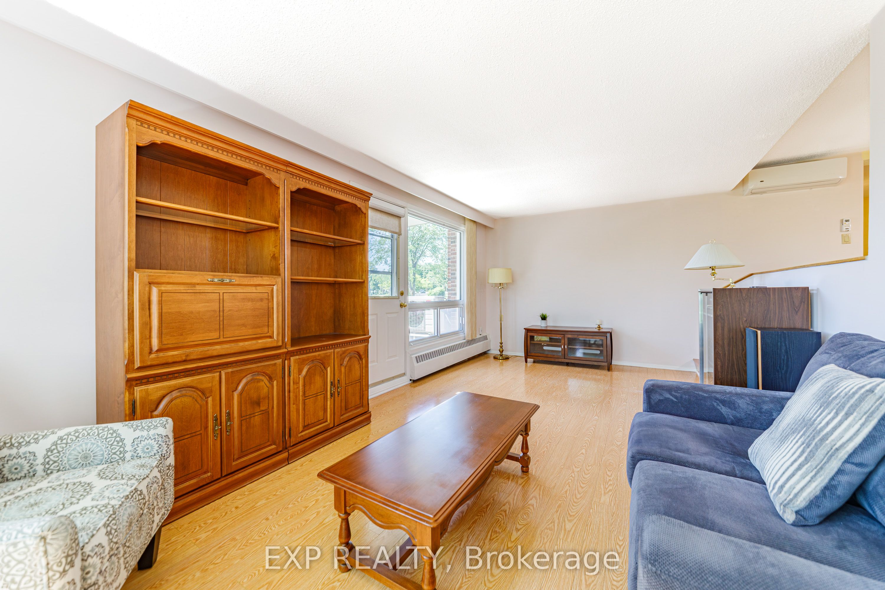 915 Elmsmere Road 203, Beacon Hill North - South and Area, ON K1J 8H8 photo 4