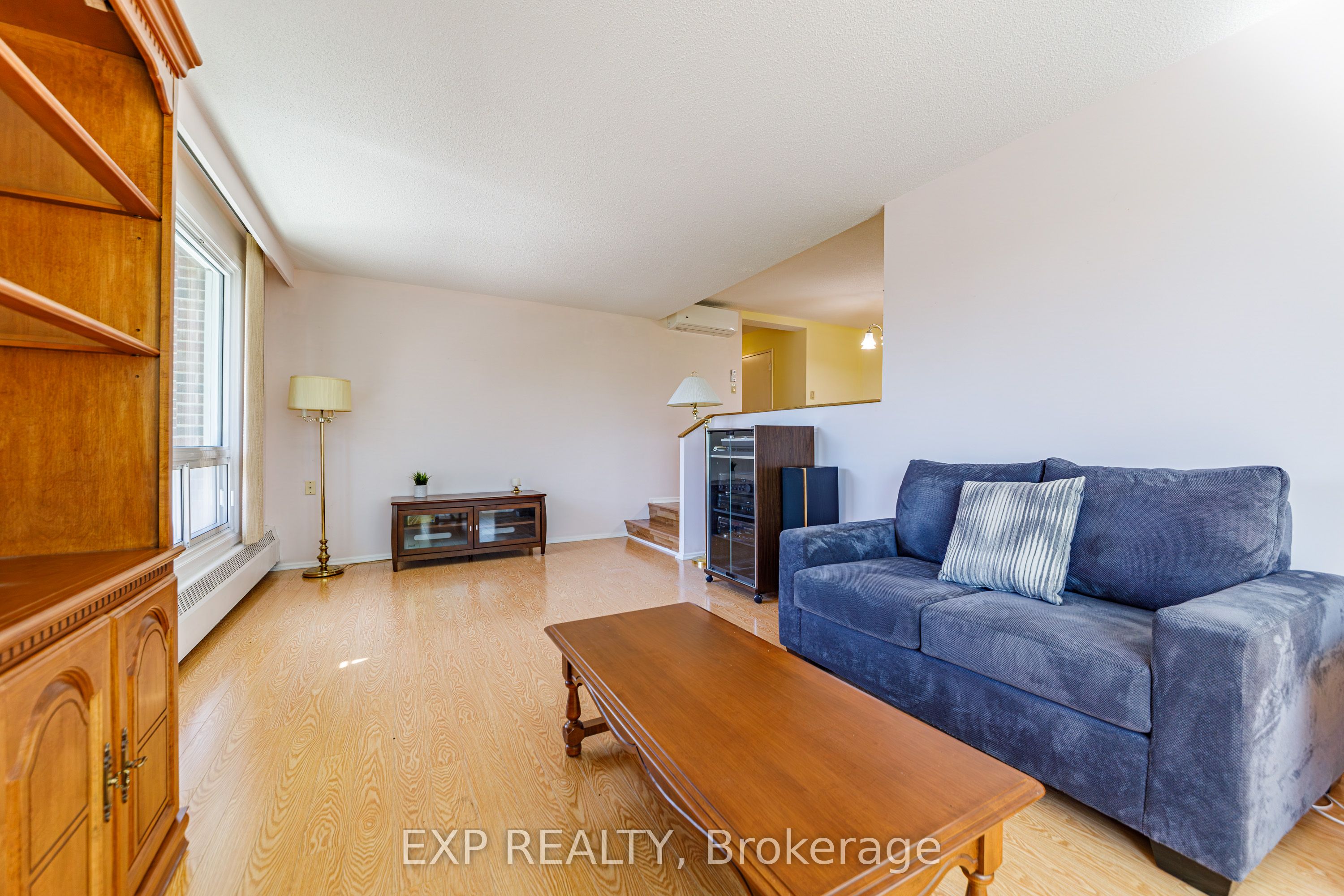 915 Elmsmere Road 203, Beacon Hill North - South and Area, ON K1J 8H8 photo 5