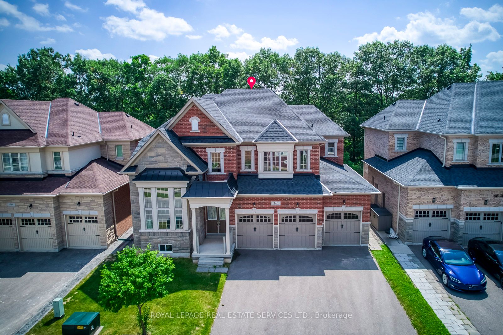 60 Avanti Crescent, Hamilton, ON L8B 1W7 photo 2