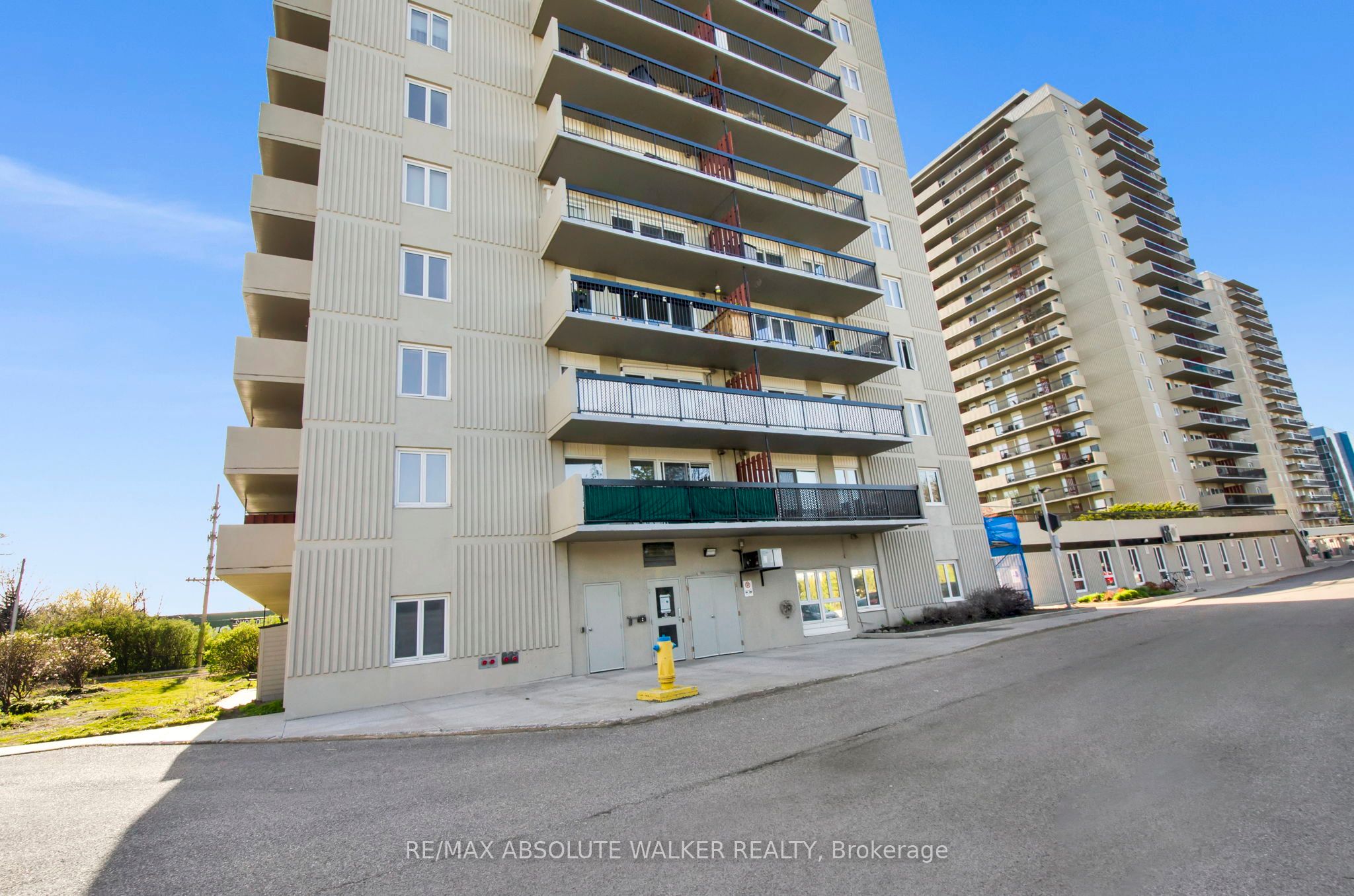 158C MCARTHUR Avenue 1604, Vanier and Kingsview Park, ON K1L 8E7 photo 2