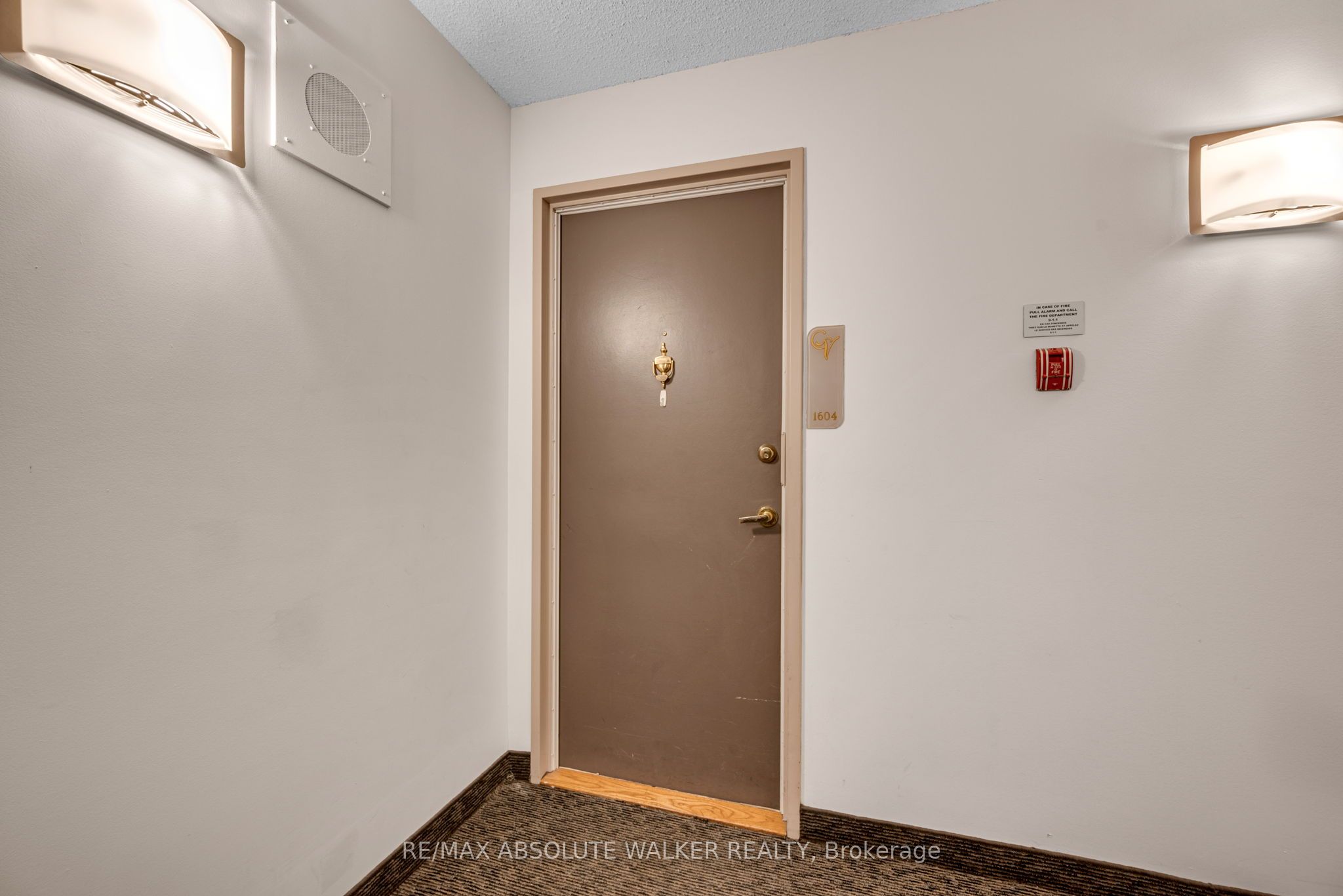 158C MCARTHUR Avenue 1604, Vanier and Kingsview Park, ON K1L 8E7 photo 3