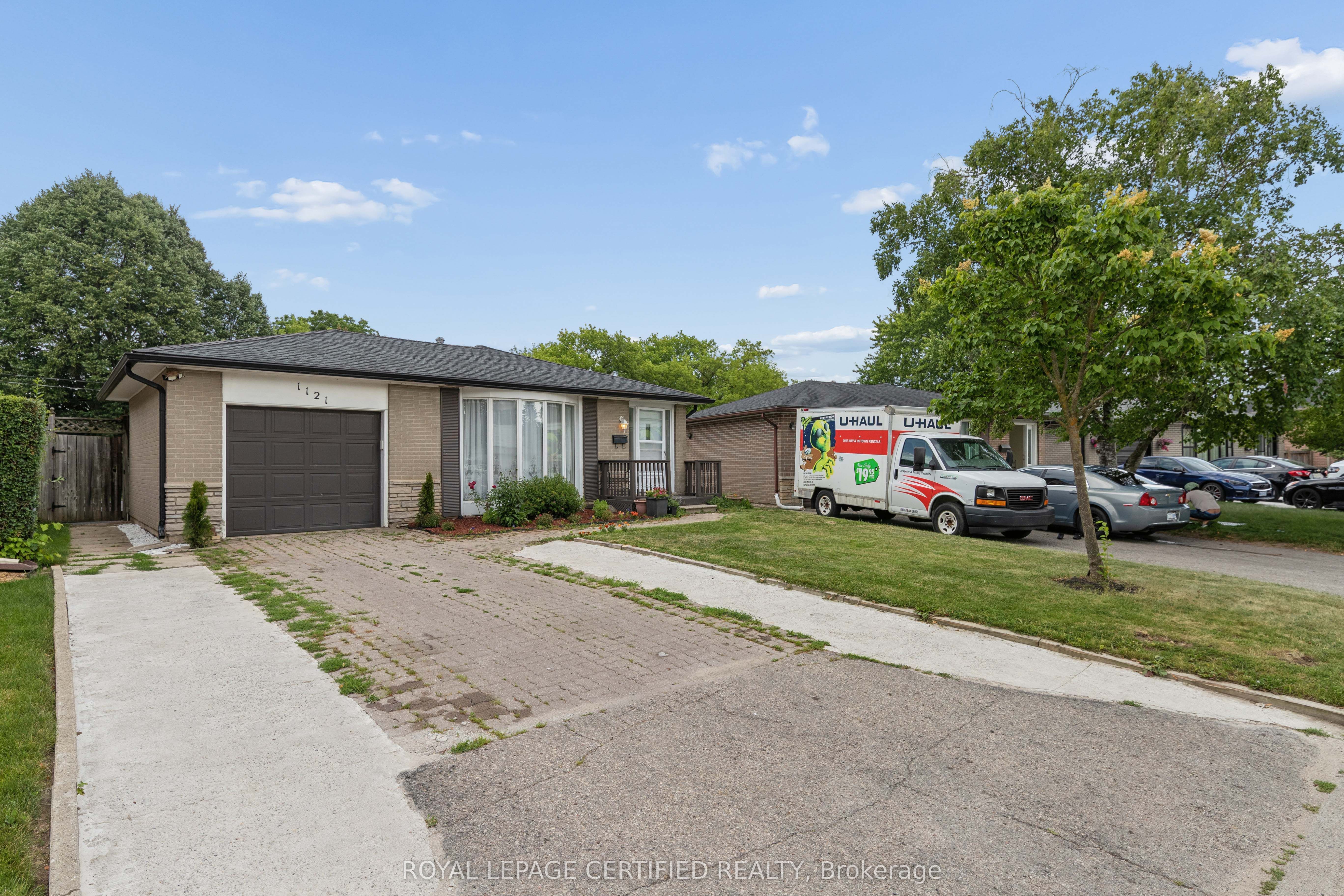 1121 Valentine Drive, Cambridge, ON N2H 2N9