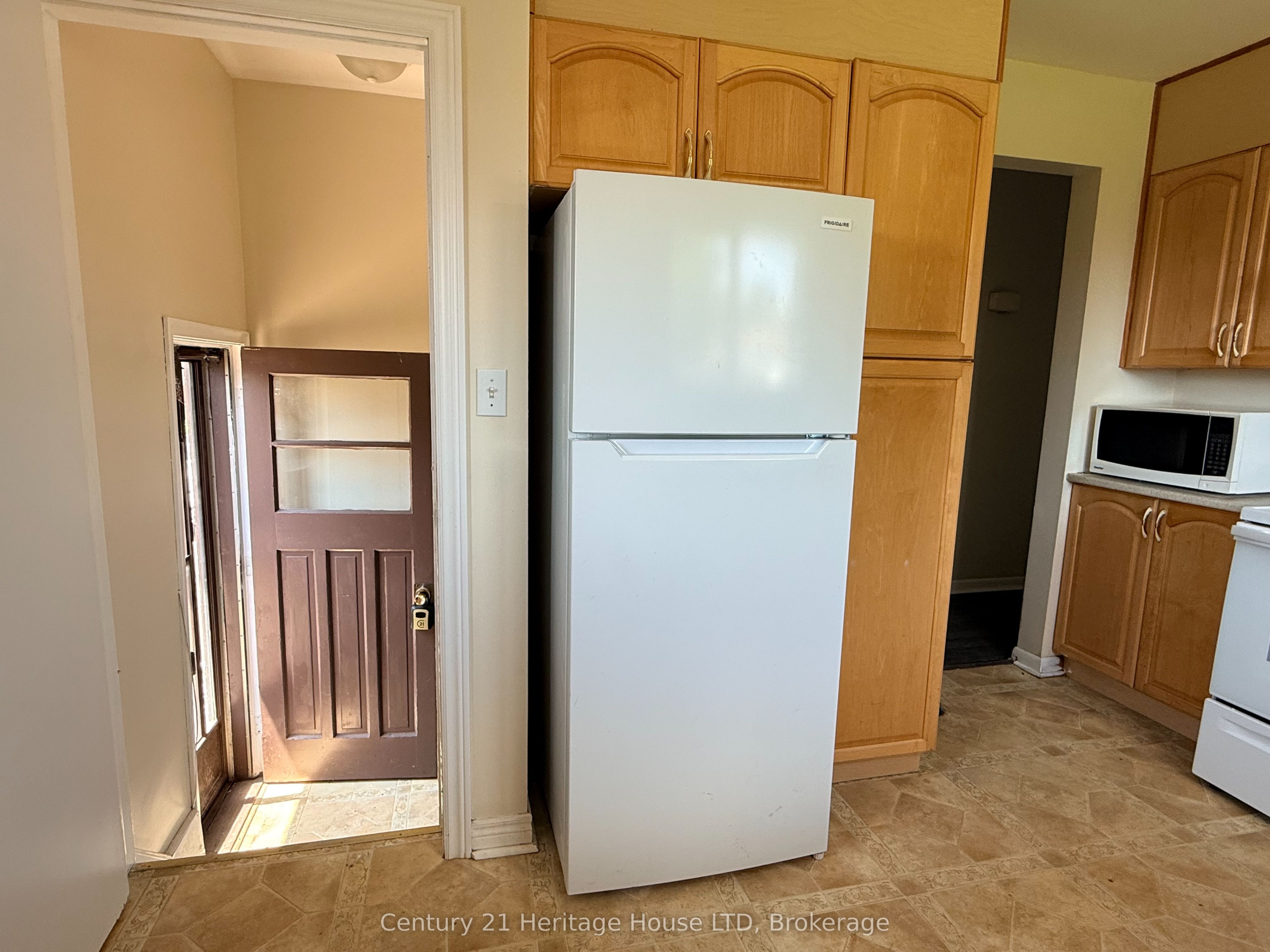 6780 Hagar Avenue, Niagara Falls, ON L2G 5M4 photo 5