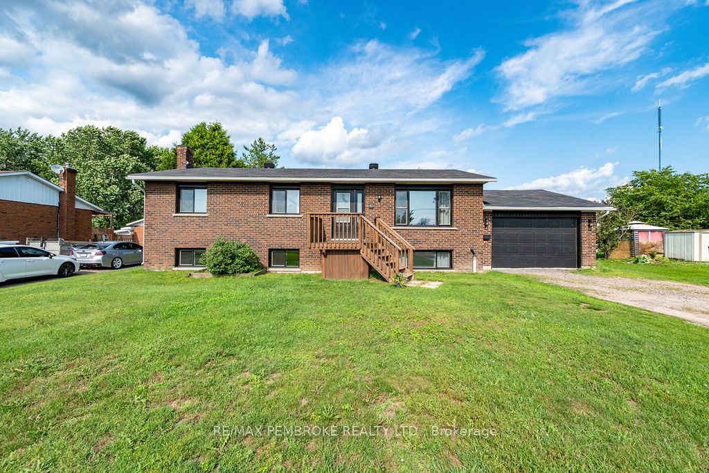 41 Meadowbrook Drive, Laurentian Valley, ON K8A 7C2 photo 2